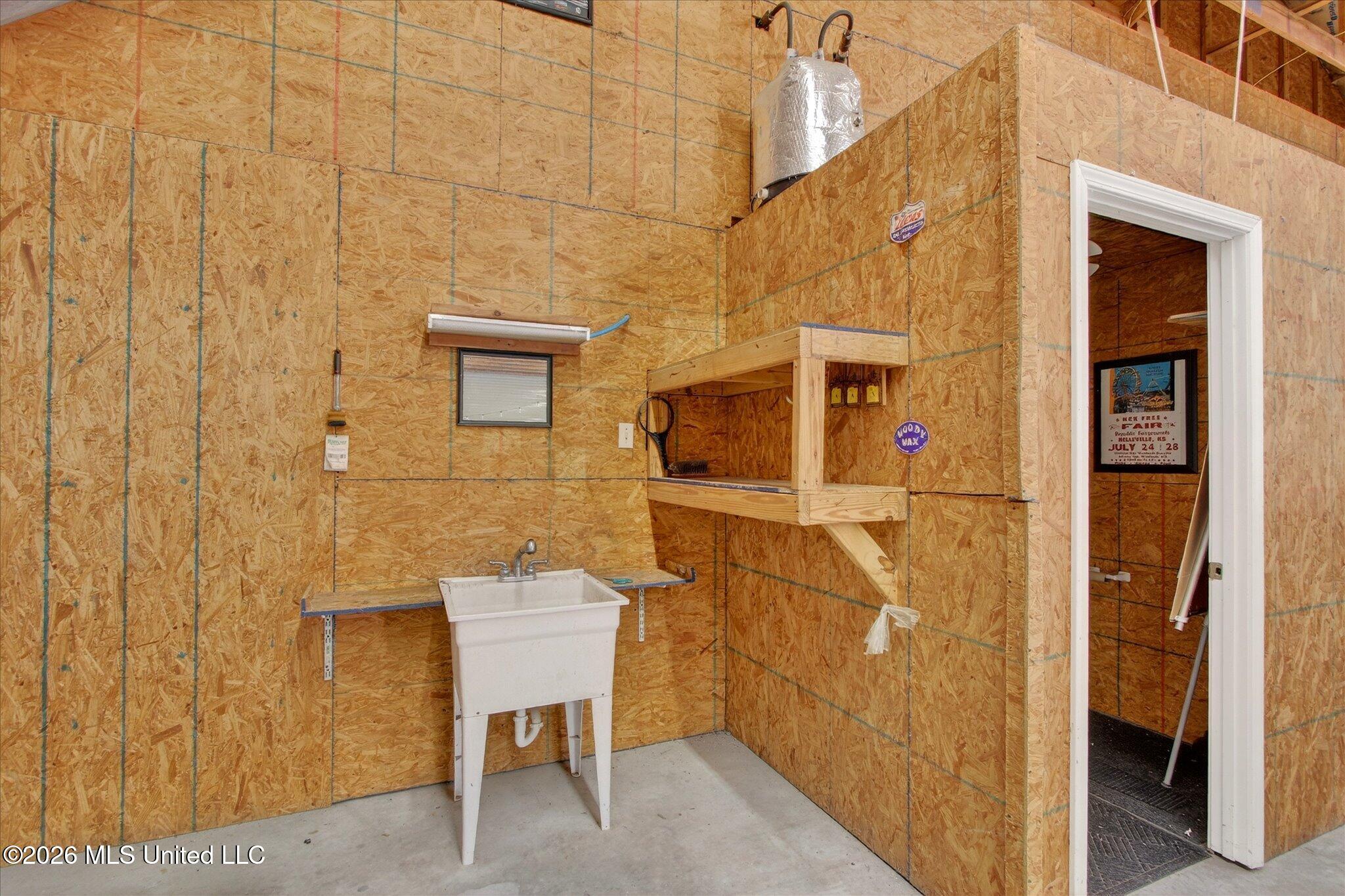 20419 Robinson Road Property Photo 6