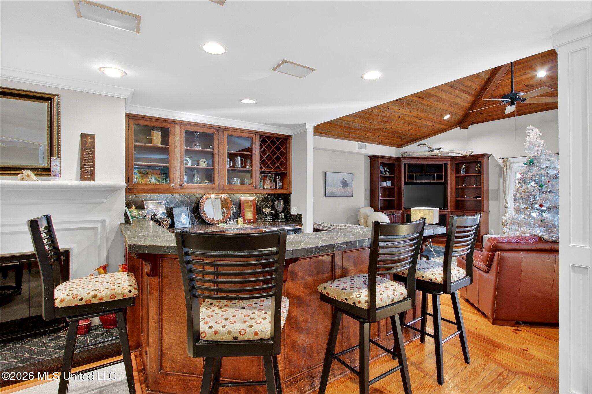 20419 Robinson Road Property Photo 11