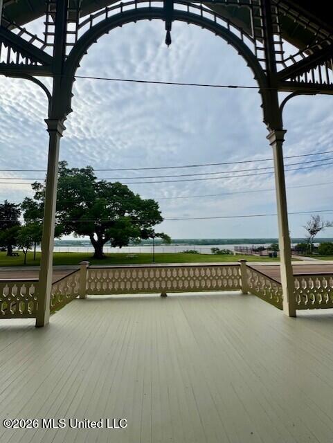 209 S Broadway Street Property Photo 18