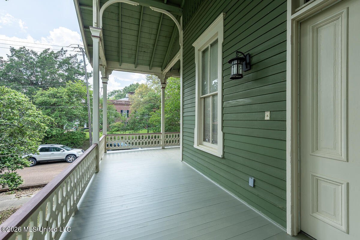 209 S Broadway Street Property Photo 19