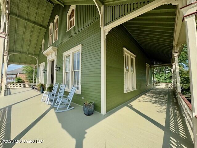 209 S Broadway Street Property Photo 22