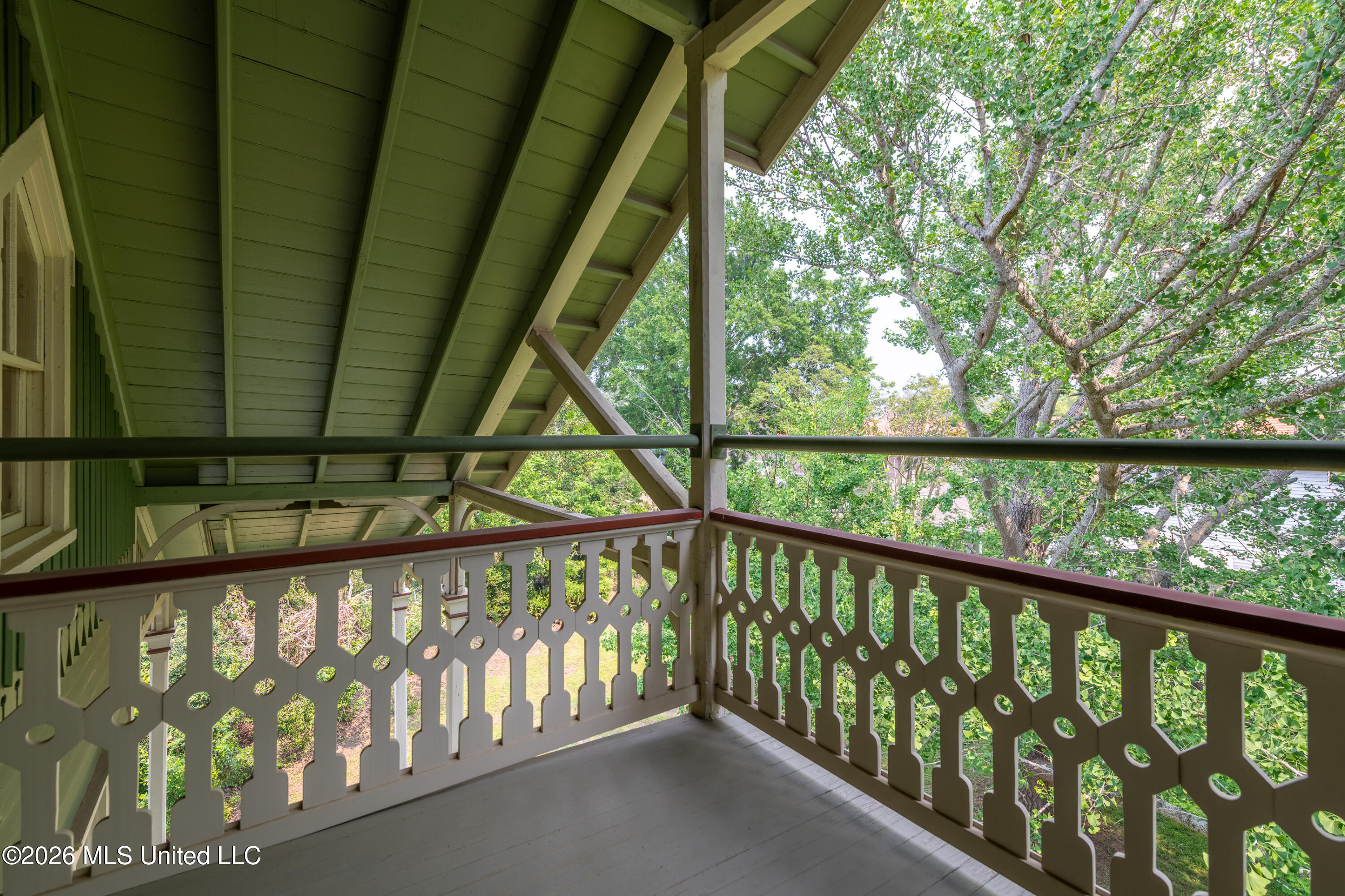 209 S Broadway Street Property Photo 23
