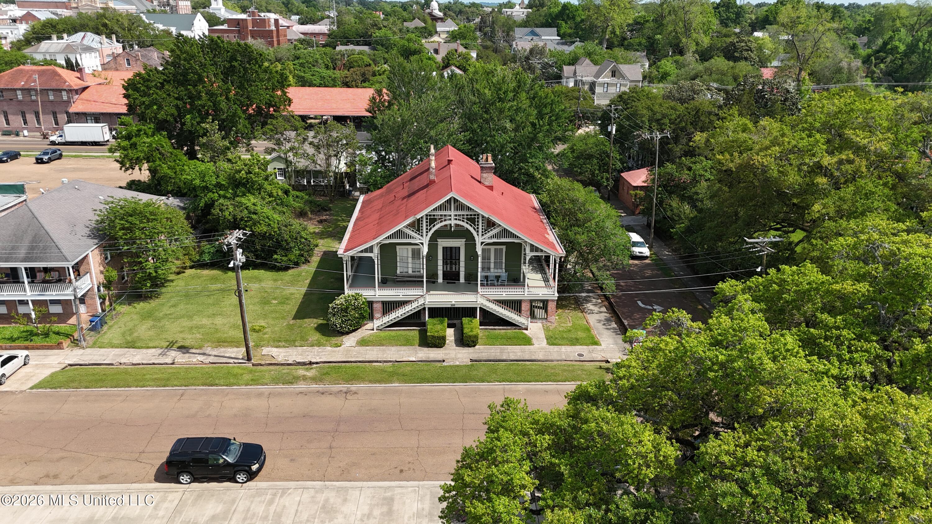 209 S Broadway Street Property Photo 62