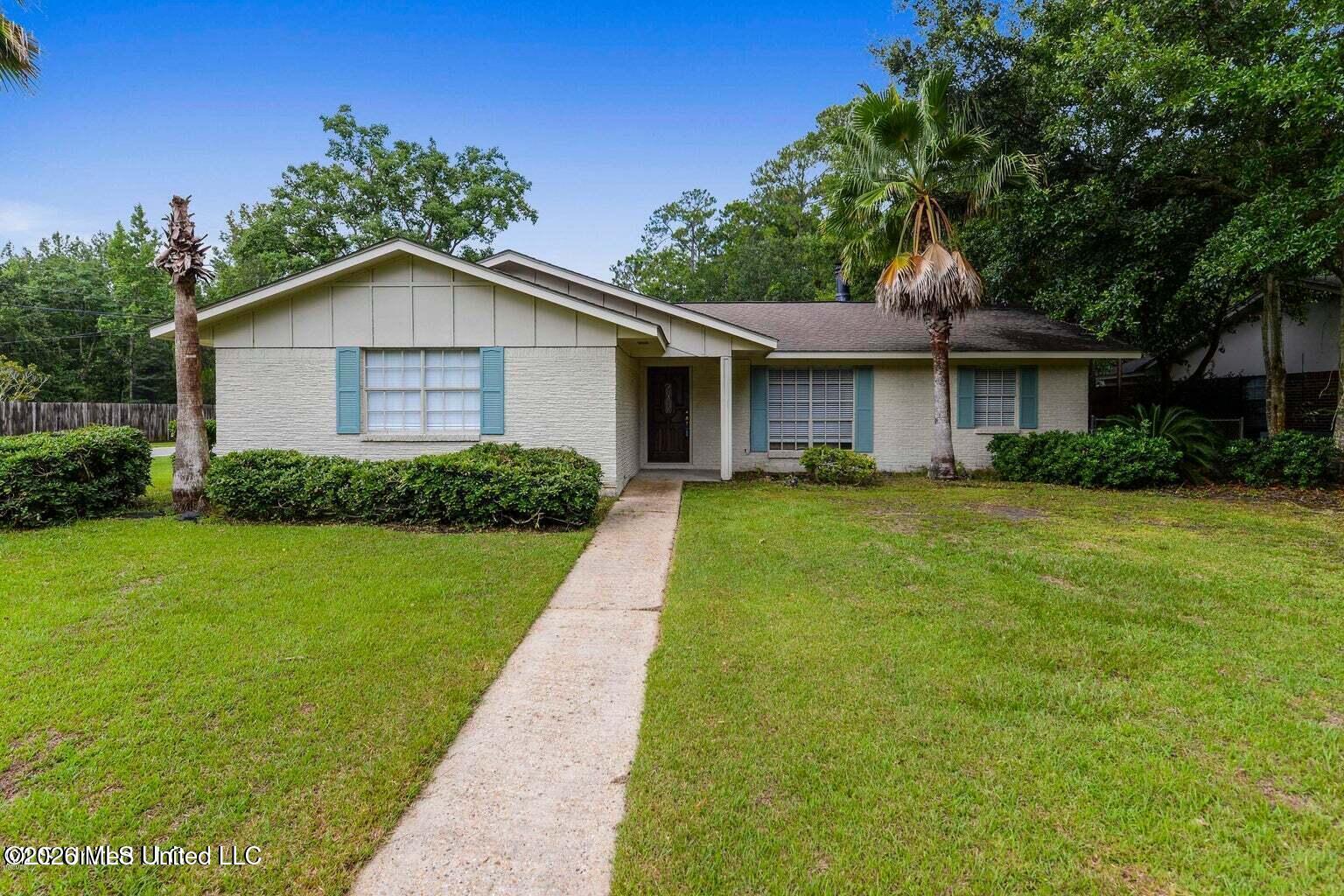 2201 Sandalwood Place Property Photo 1