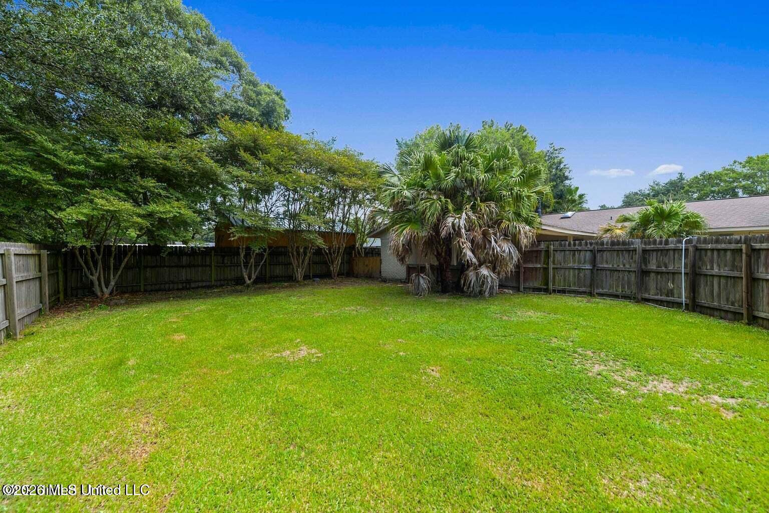 2201 Sandalwood Place Property Photo 9