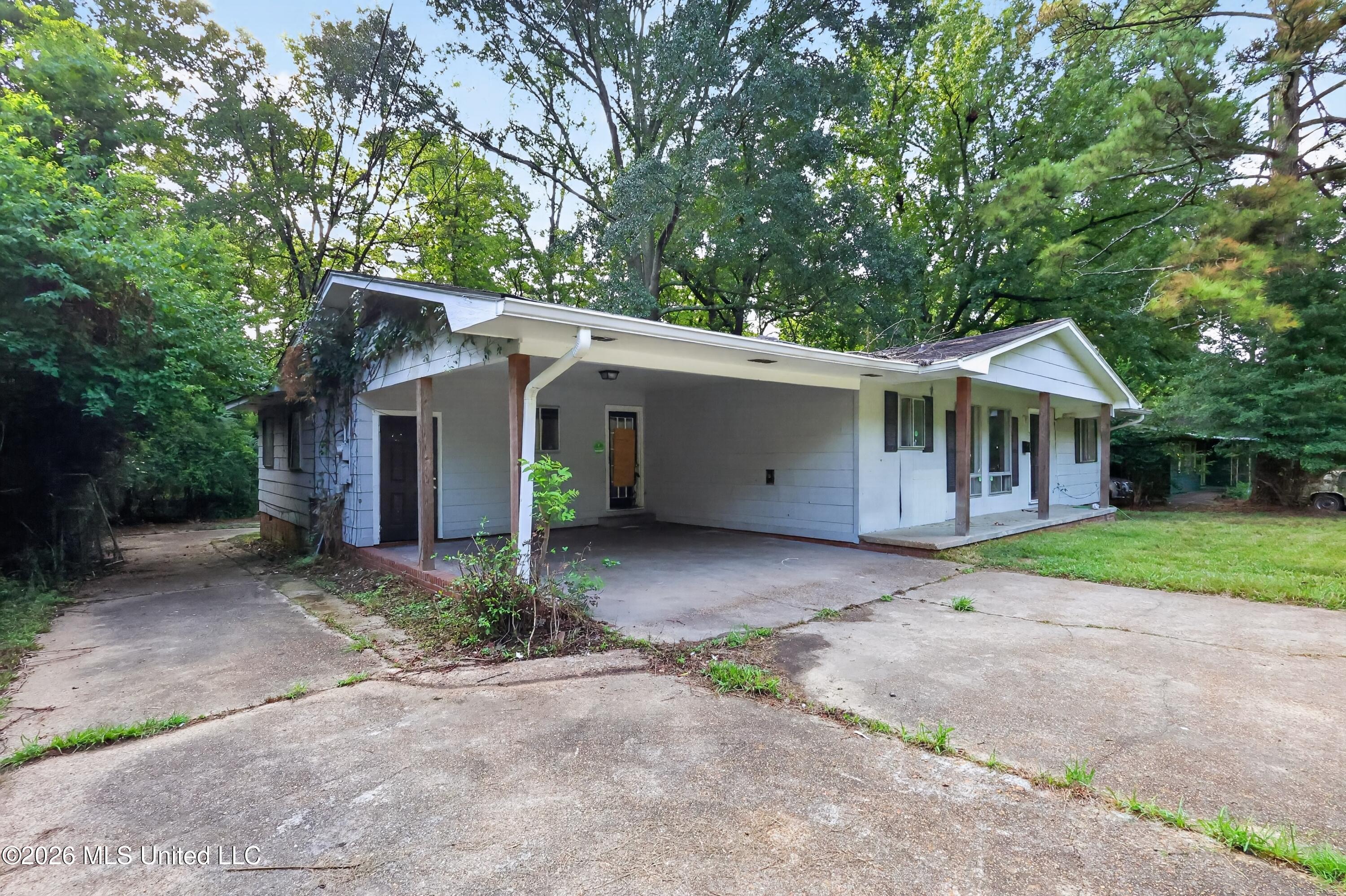 220 Mcdowell Park Circle Property Photo 7