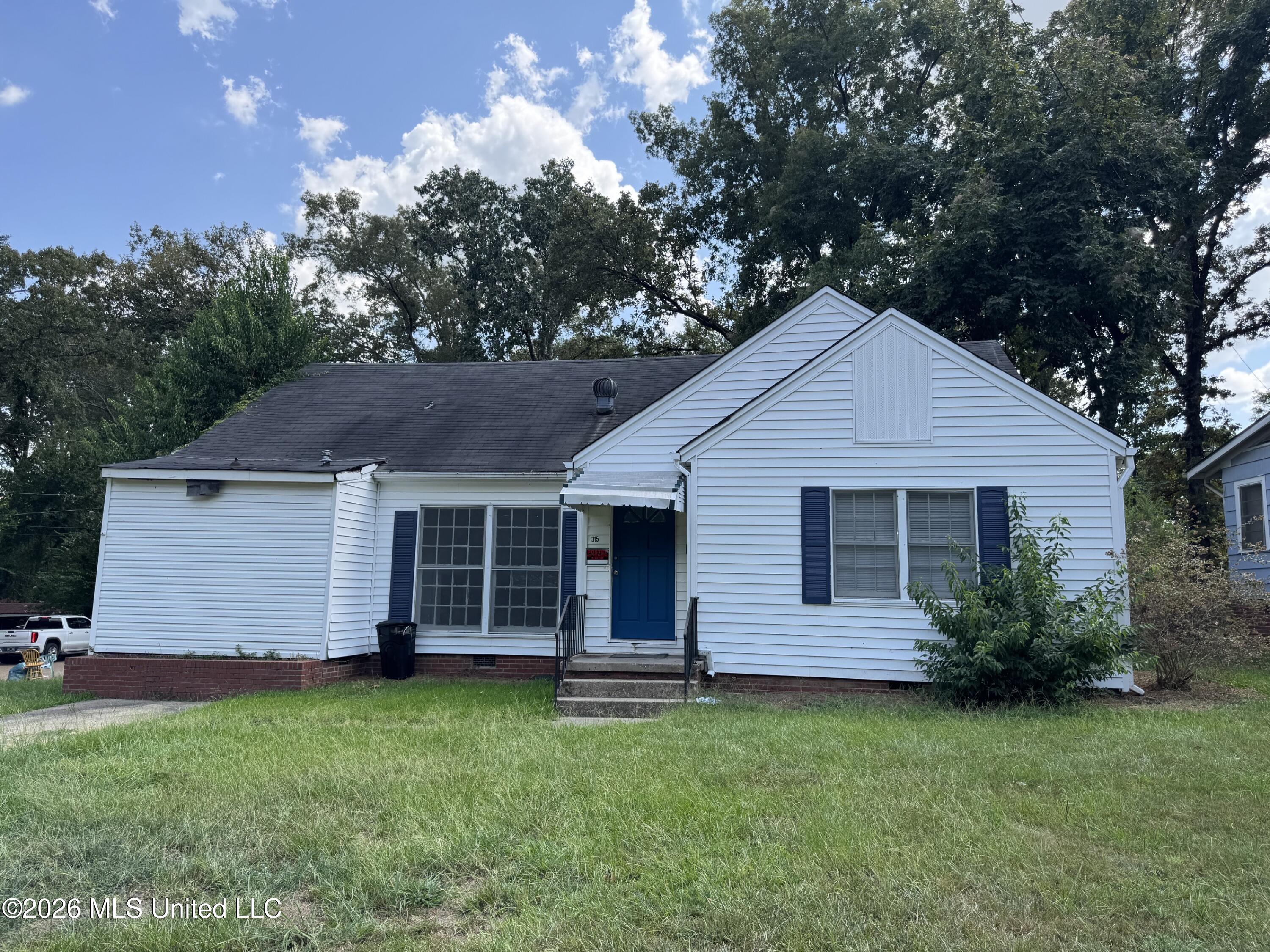 315 Robinhood Road Property Photo 1
