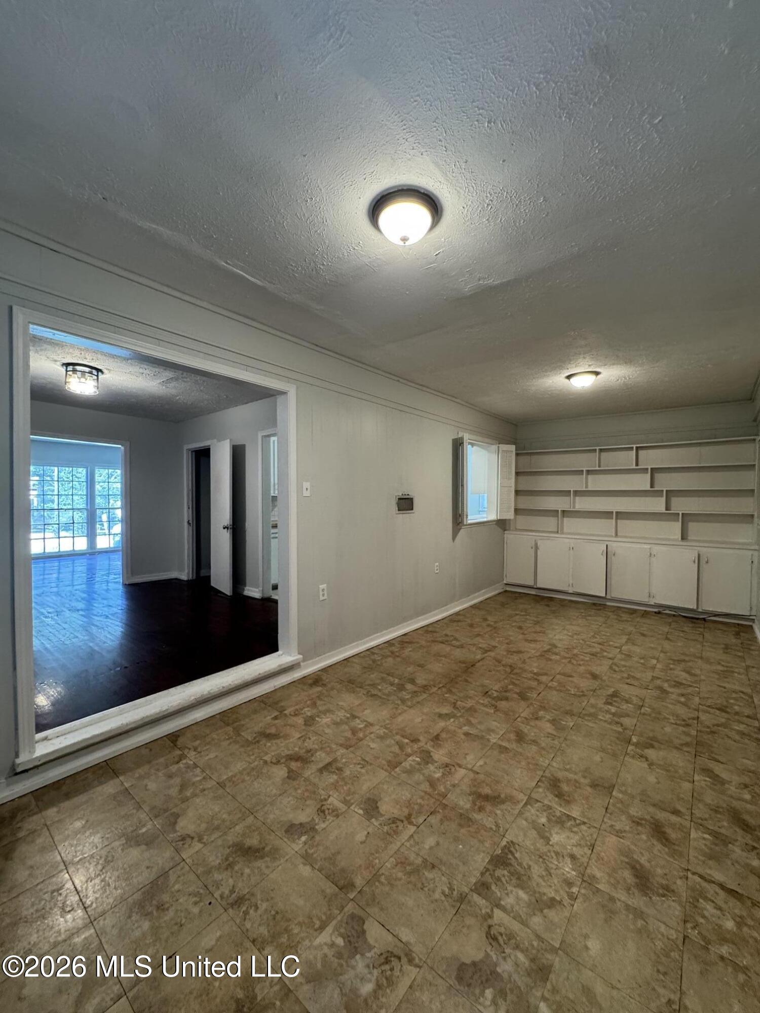 315 Robinhood Road Property Photo 5