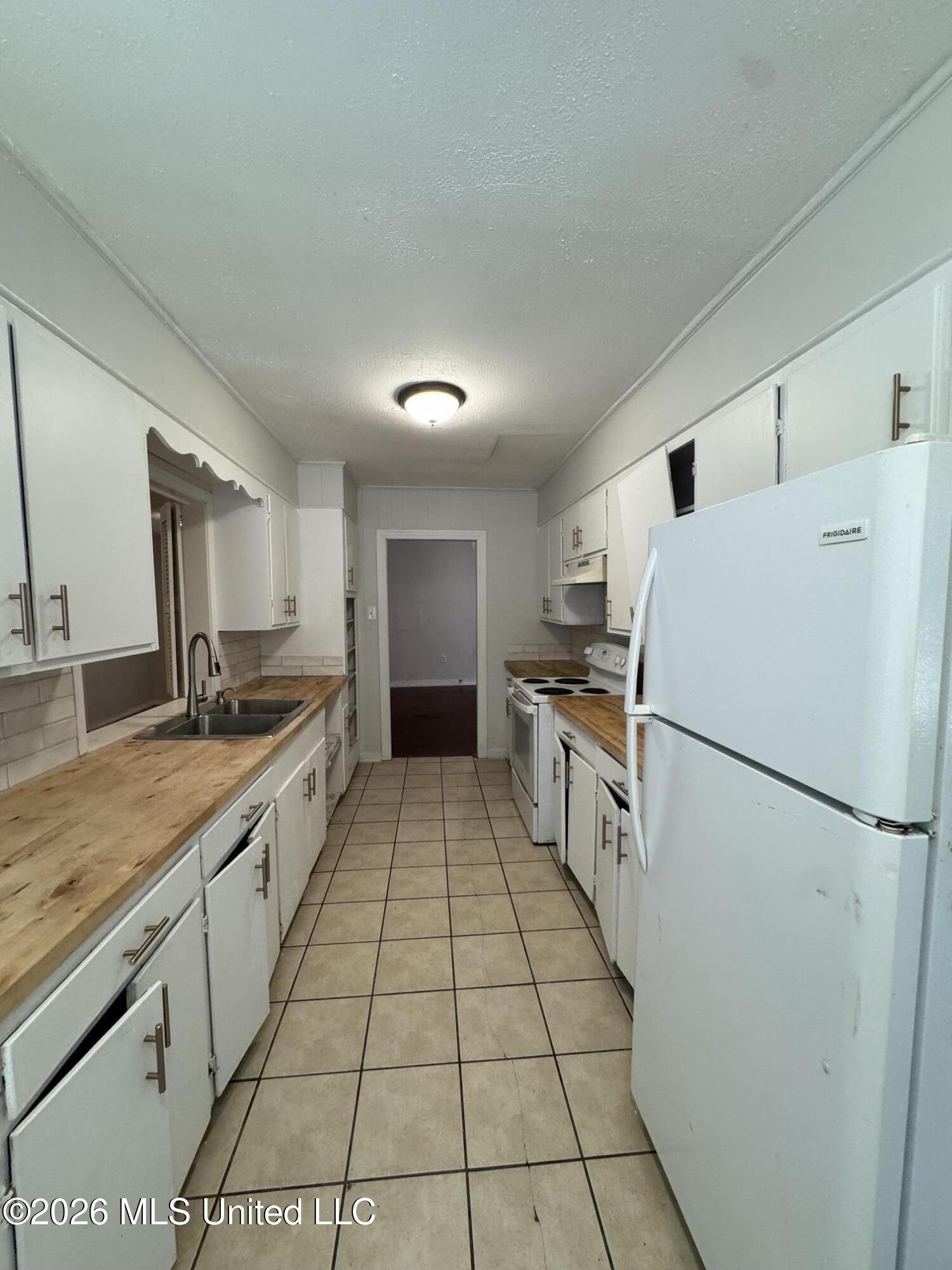 315 Robinhood Road Property Photo 8