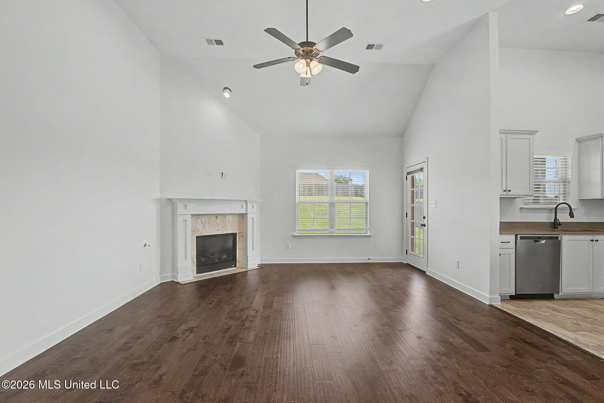 2586 Molly Lane Property Photo 5