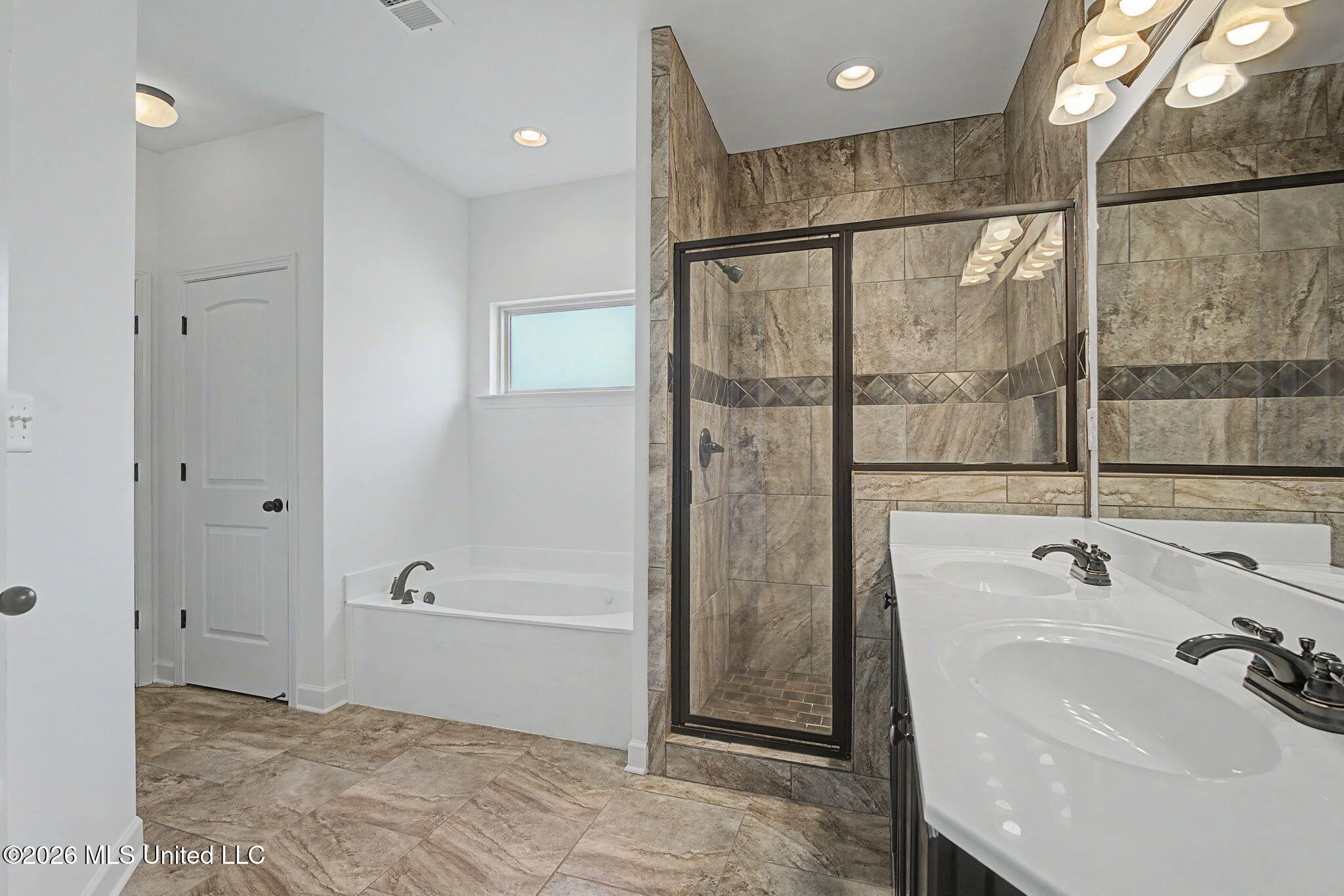 2586 Molly Lane Property Photo 12
