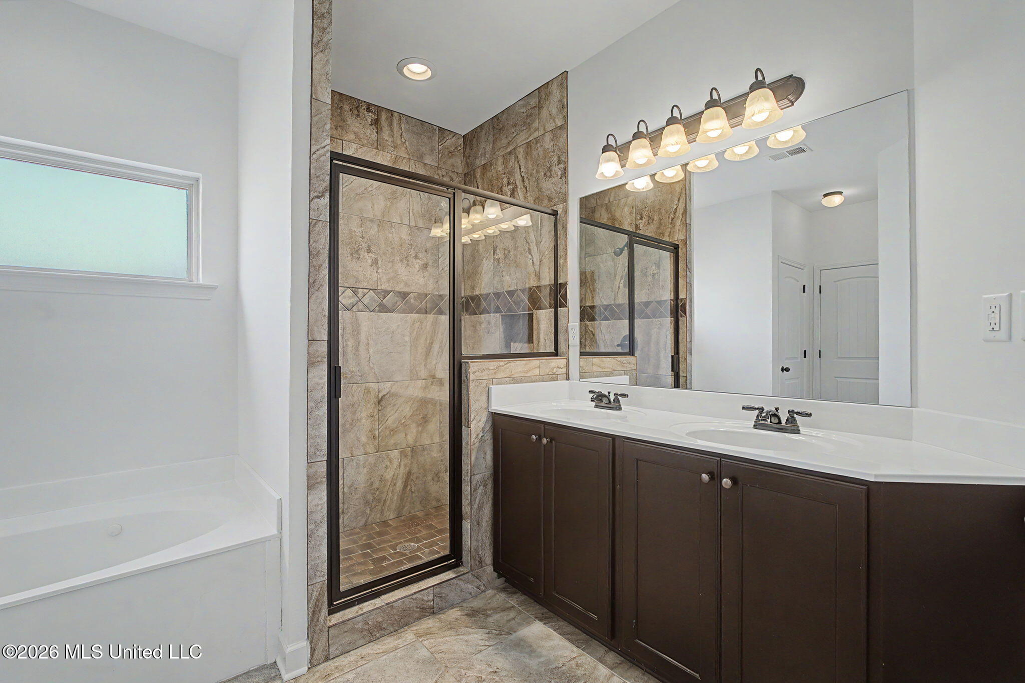 2586 Molly Lane Property Photo 13