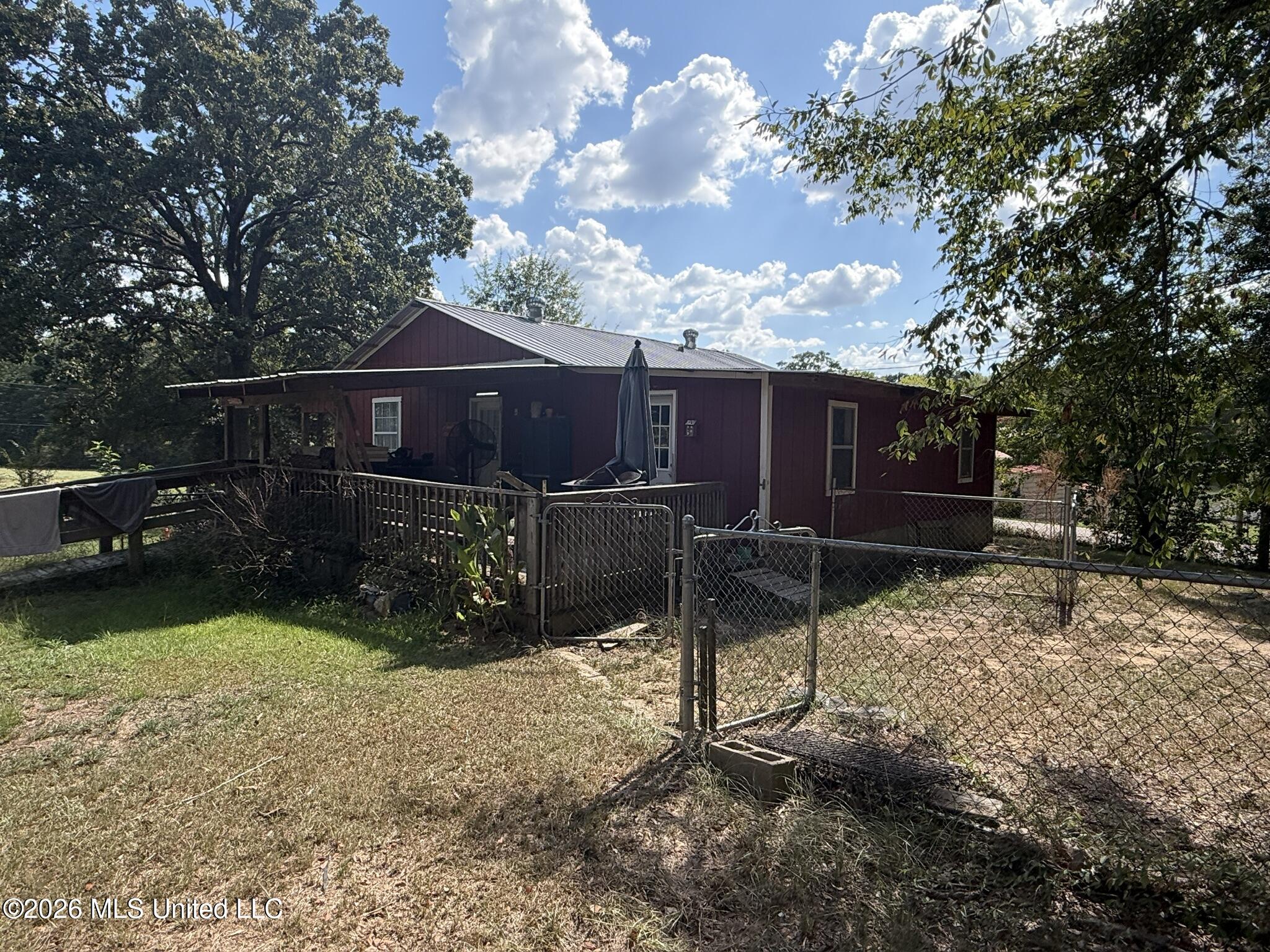 120 Sylvan Drive Property Photo 3