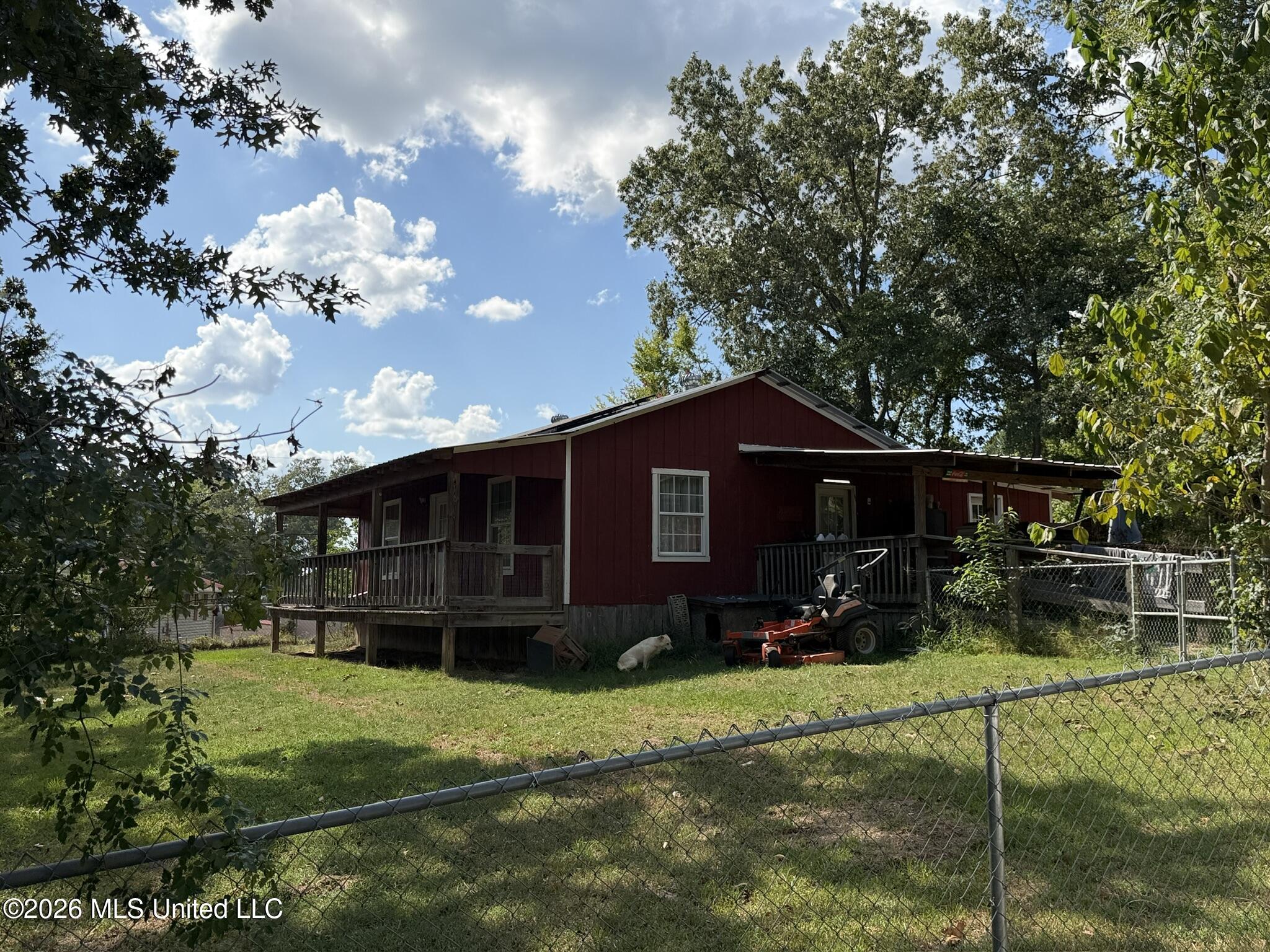 120 Sylvan Drive Property Photo 5
