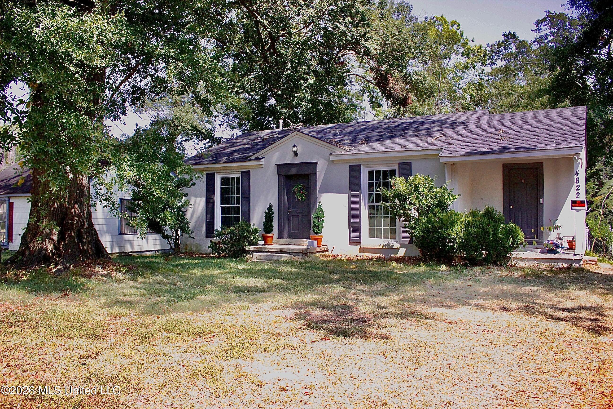 4822 Maplewood Drive Property Photo 1