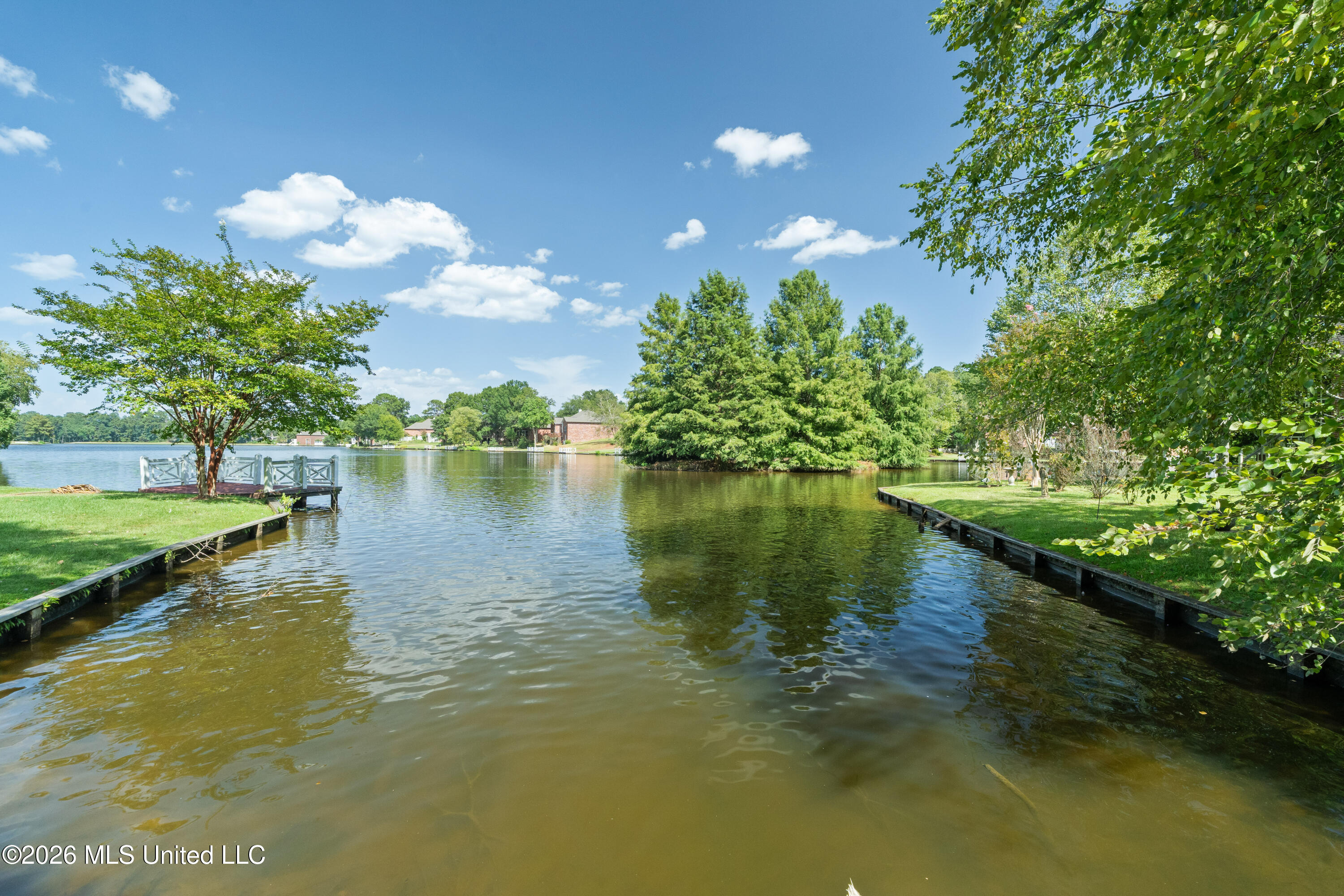 66 W Shore Drive Property Photo 2