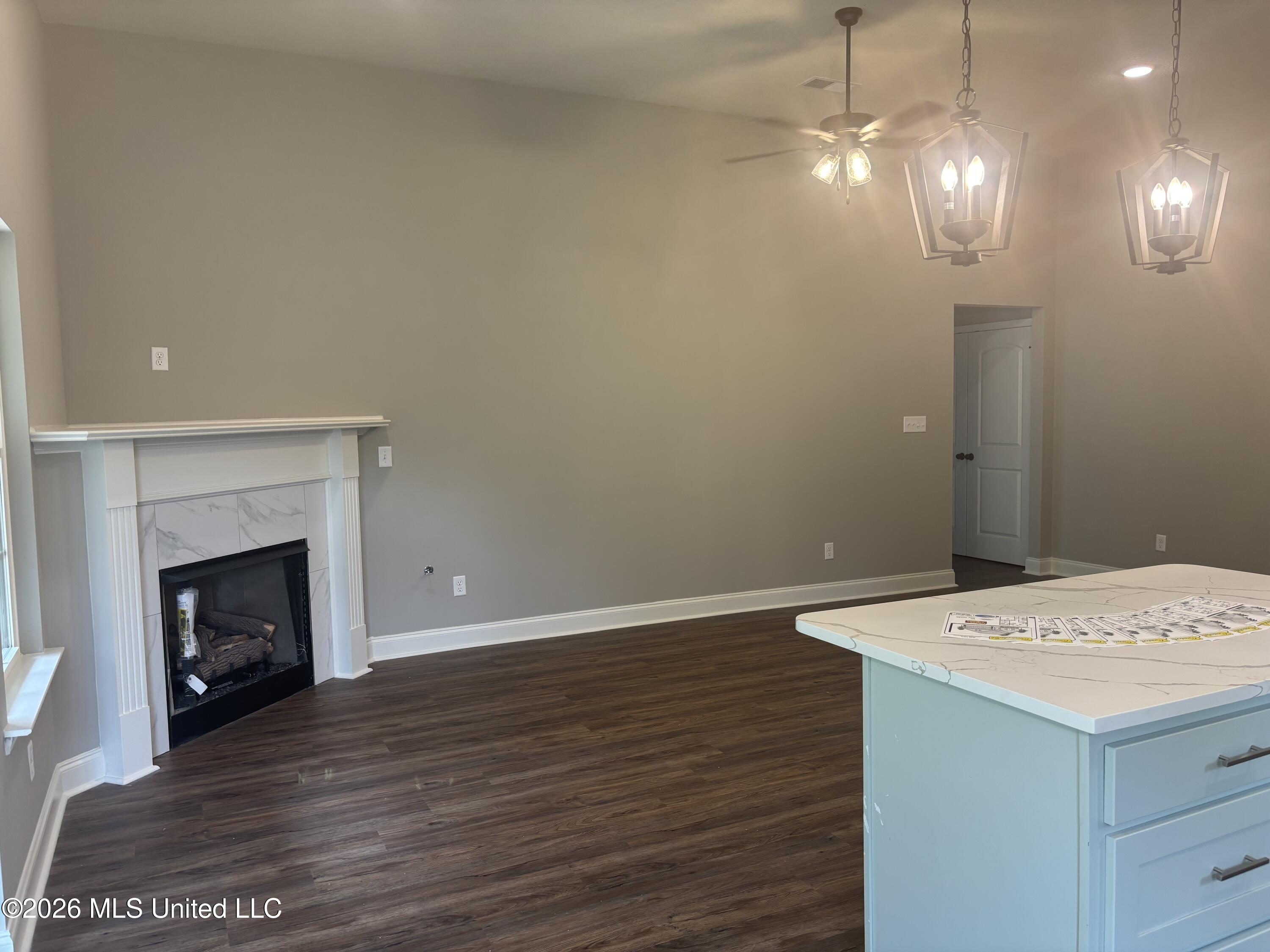 7197 Fairmont Pl Cove Property Photo 6