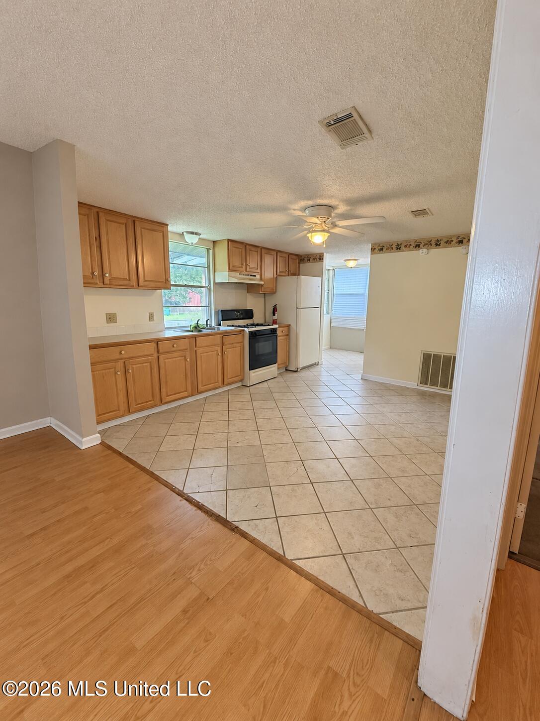 2201 30th Street Property Photo 6