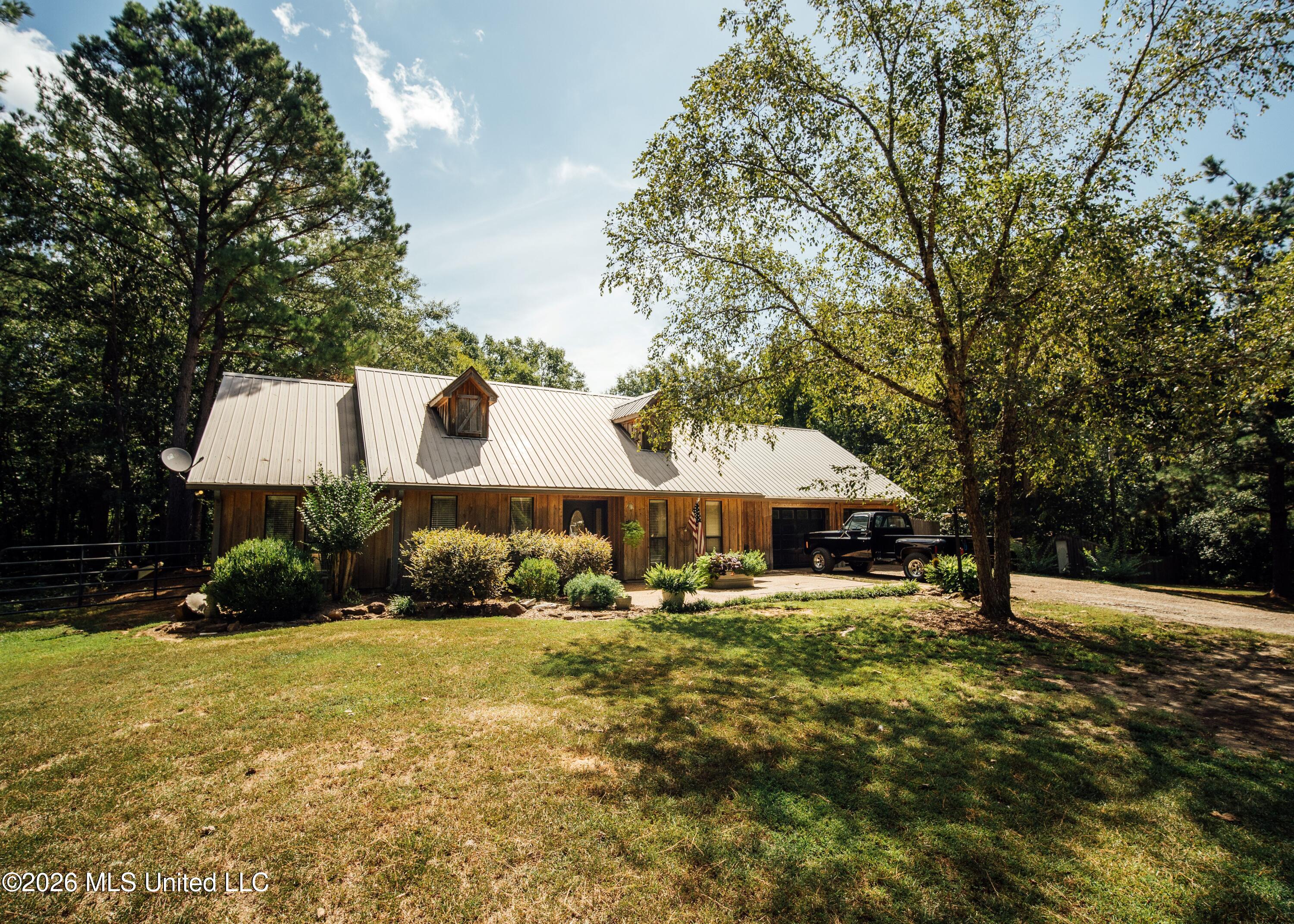 495 Austin Place Property Photo 2