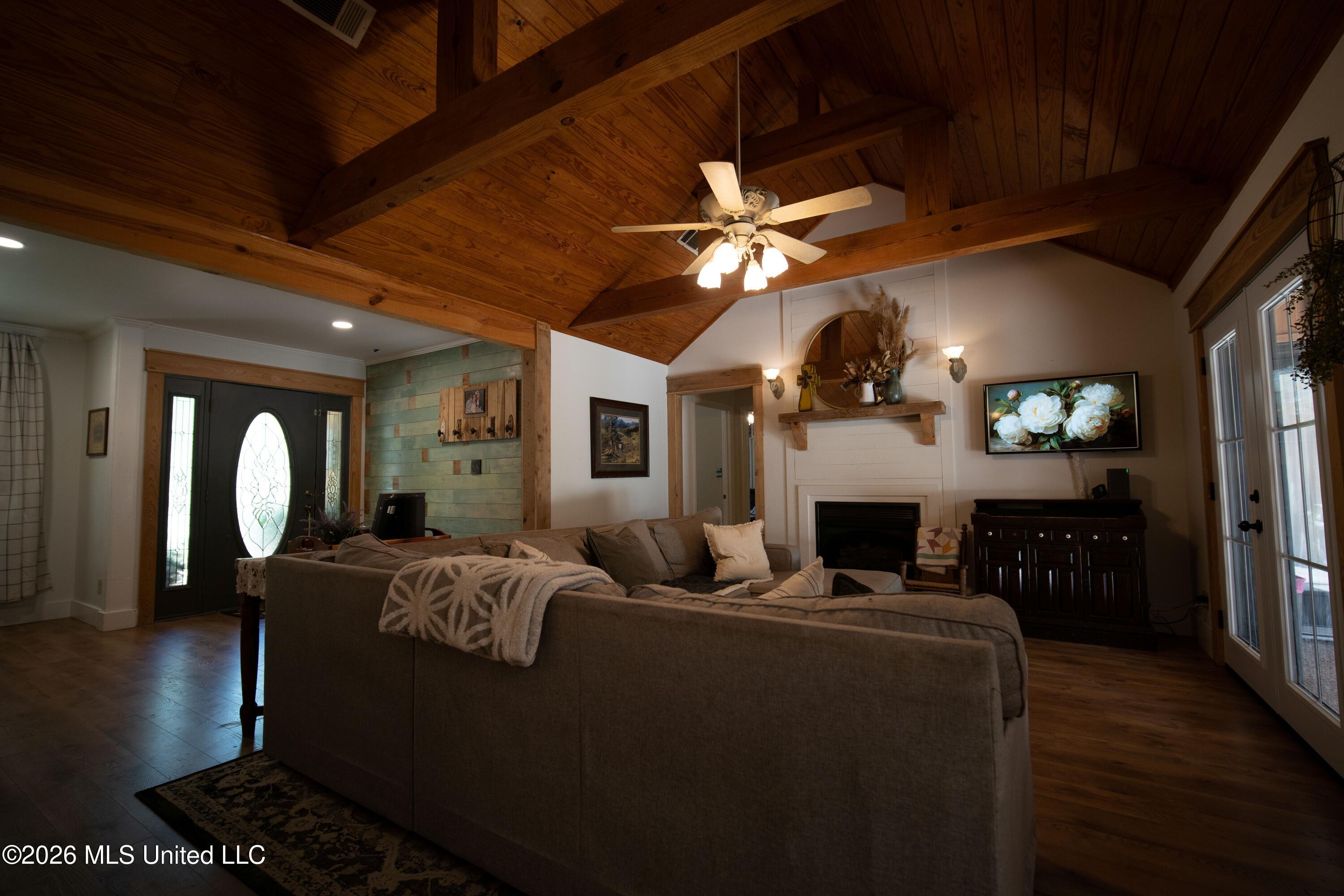 495 Austin Place Property Photo 25