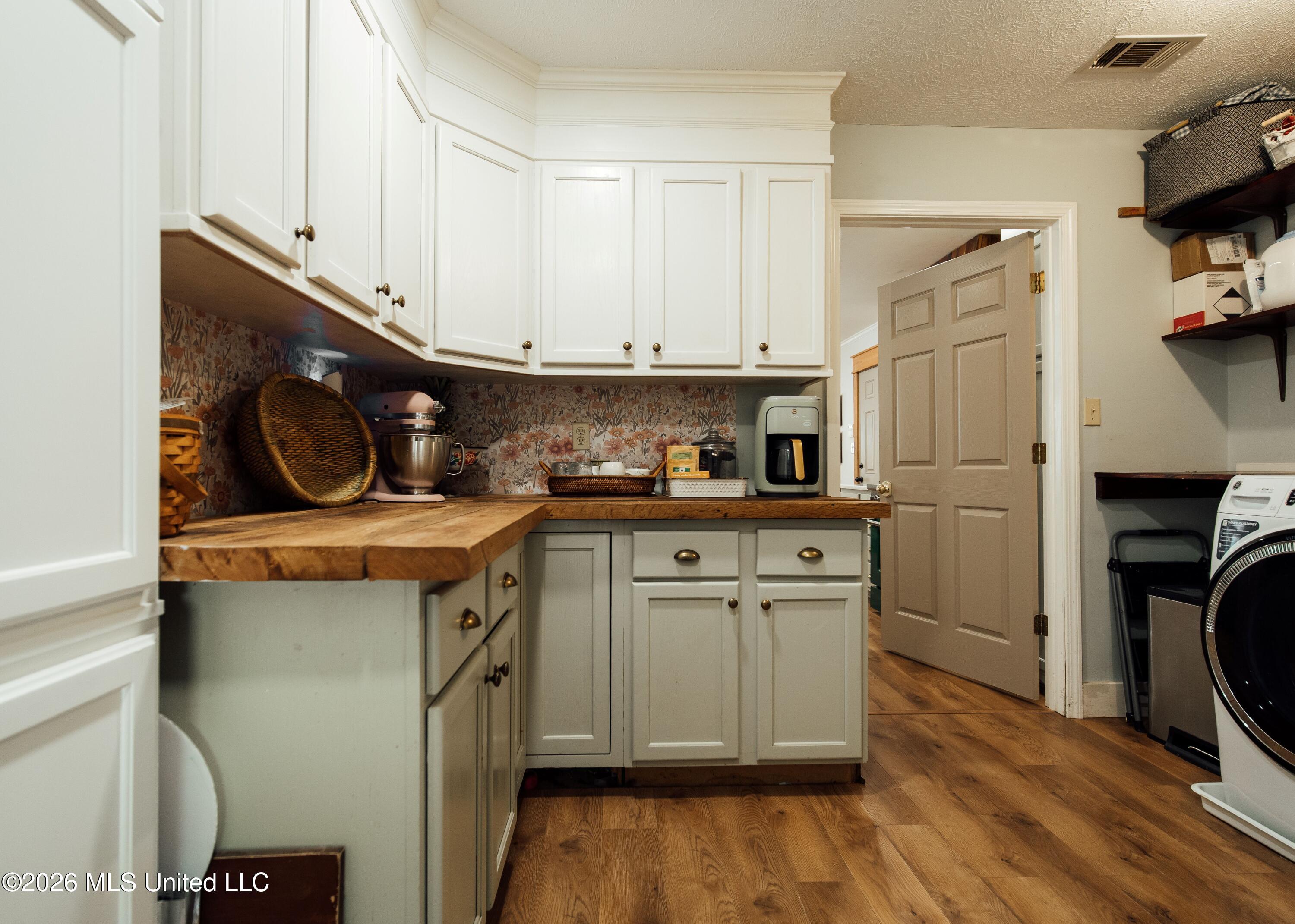 495 Austin Place Property Photo 33
