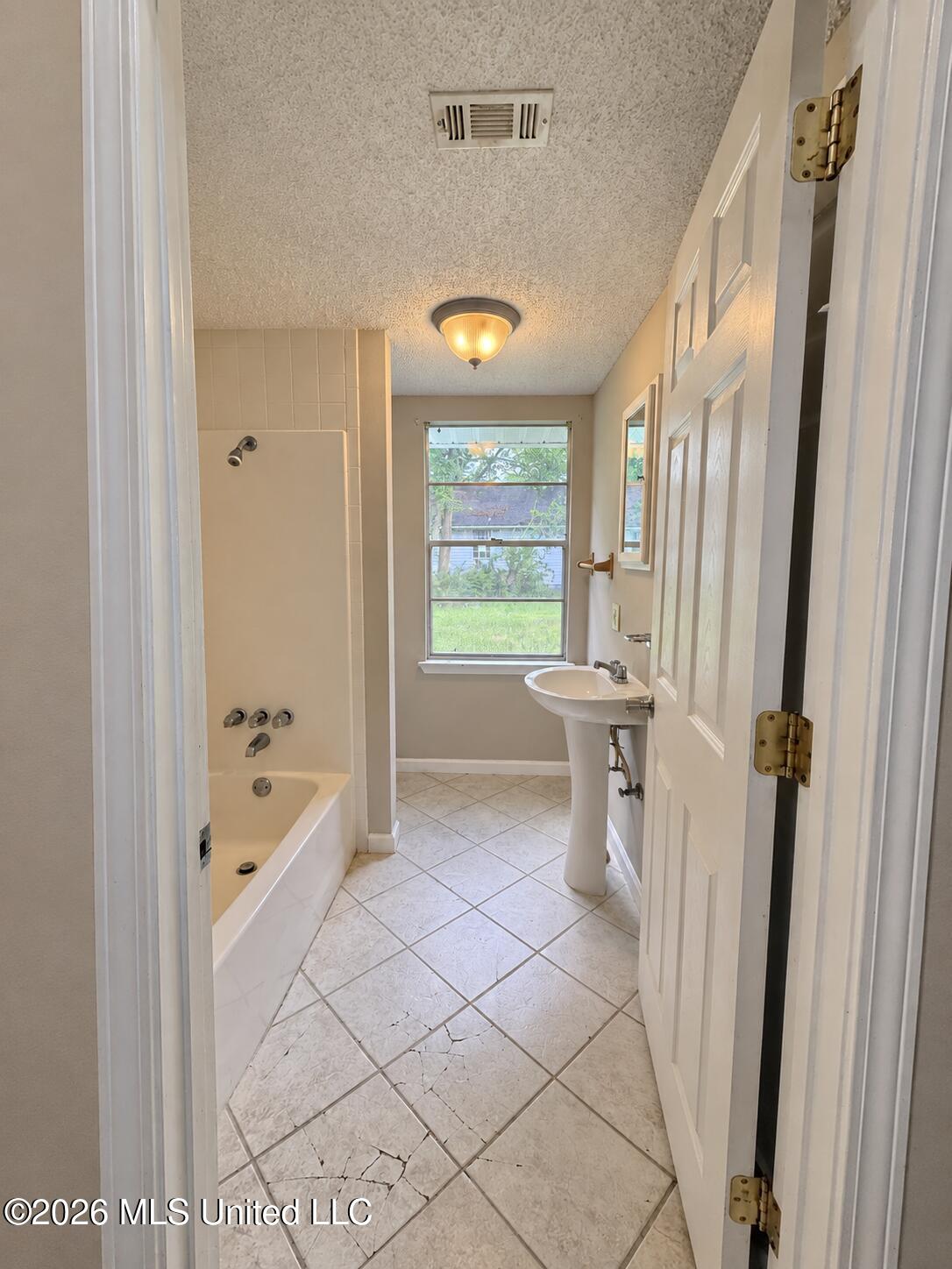 2201 30th Street Property Photo 11