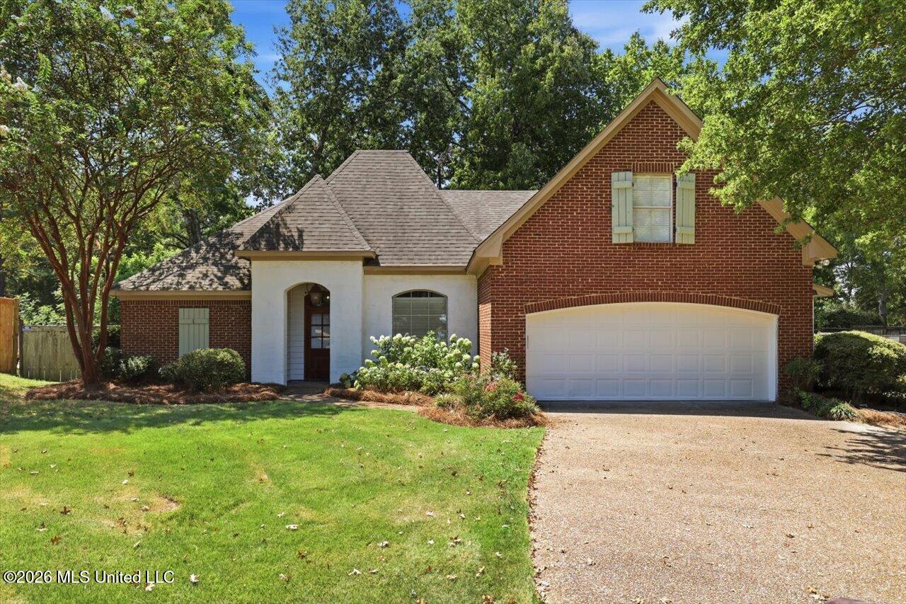 100 Savoy Park Property Photo 2