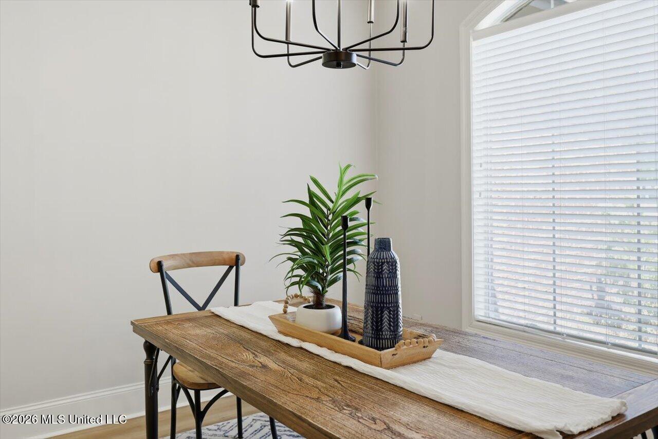 100 Savoy Park Property Photo 8