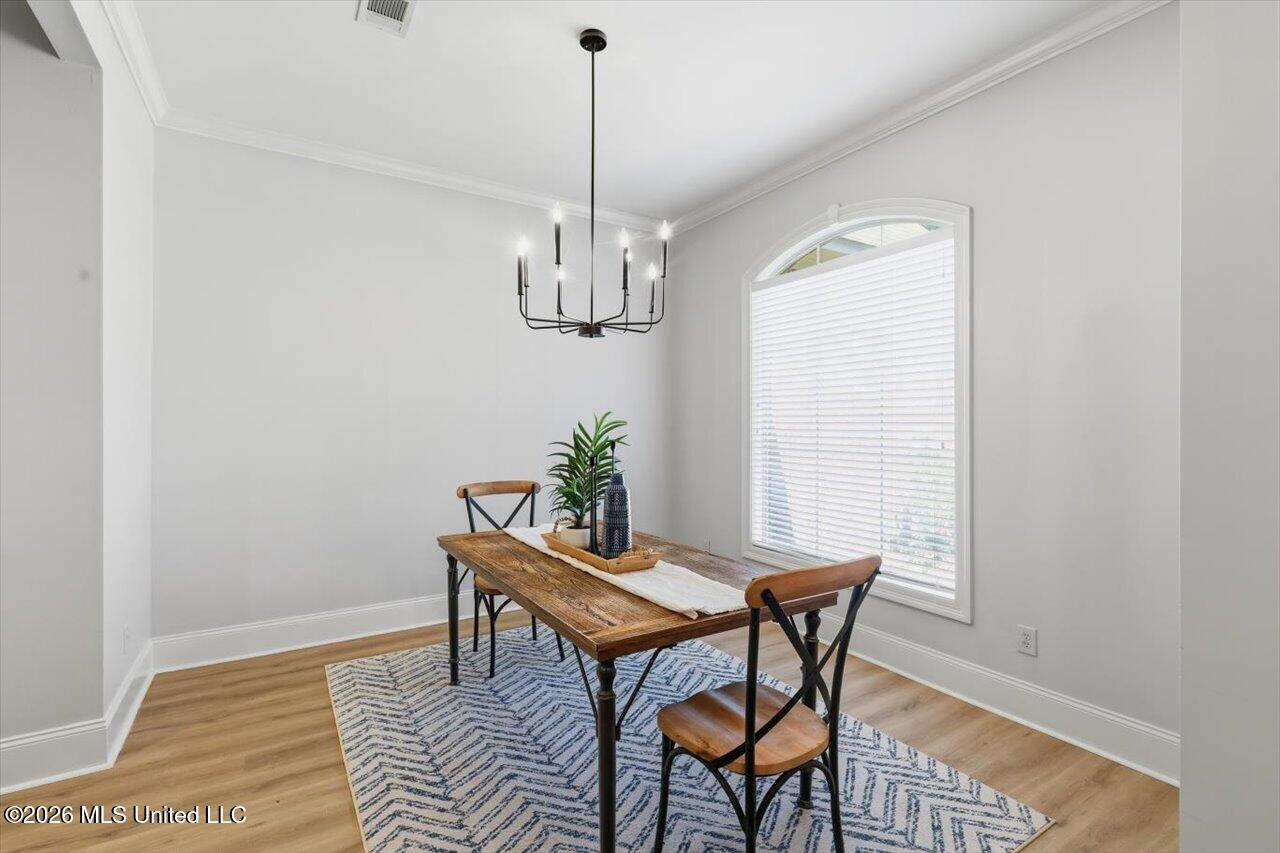 100 Savoy Park Property Photo 9