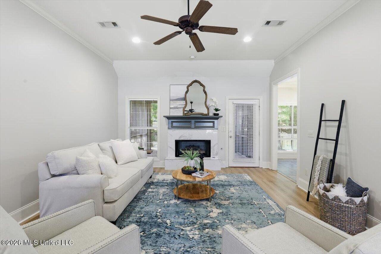 100 Savoy Park Property Photo 12