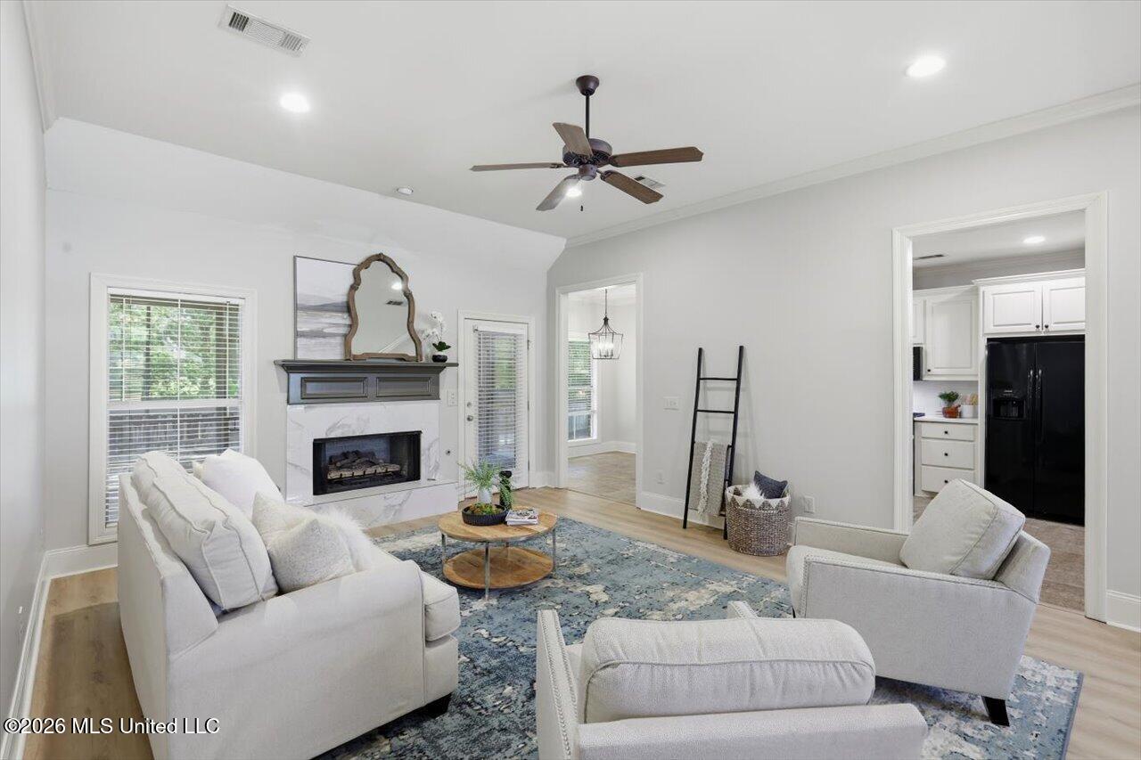 100 Savoy Park Property Photo 14