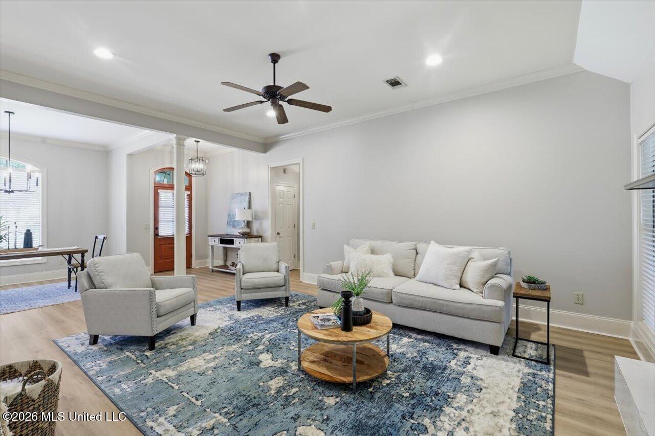 100 Savoy Park Property Photo 15