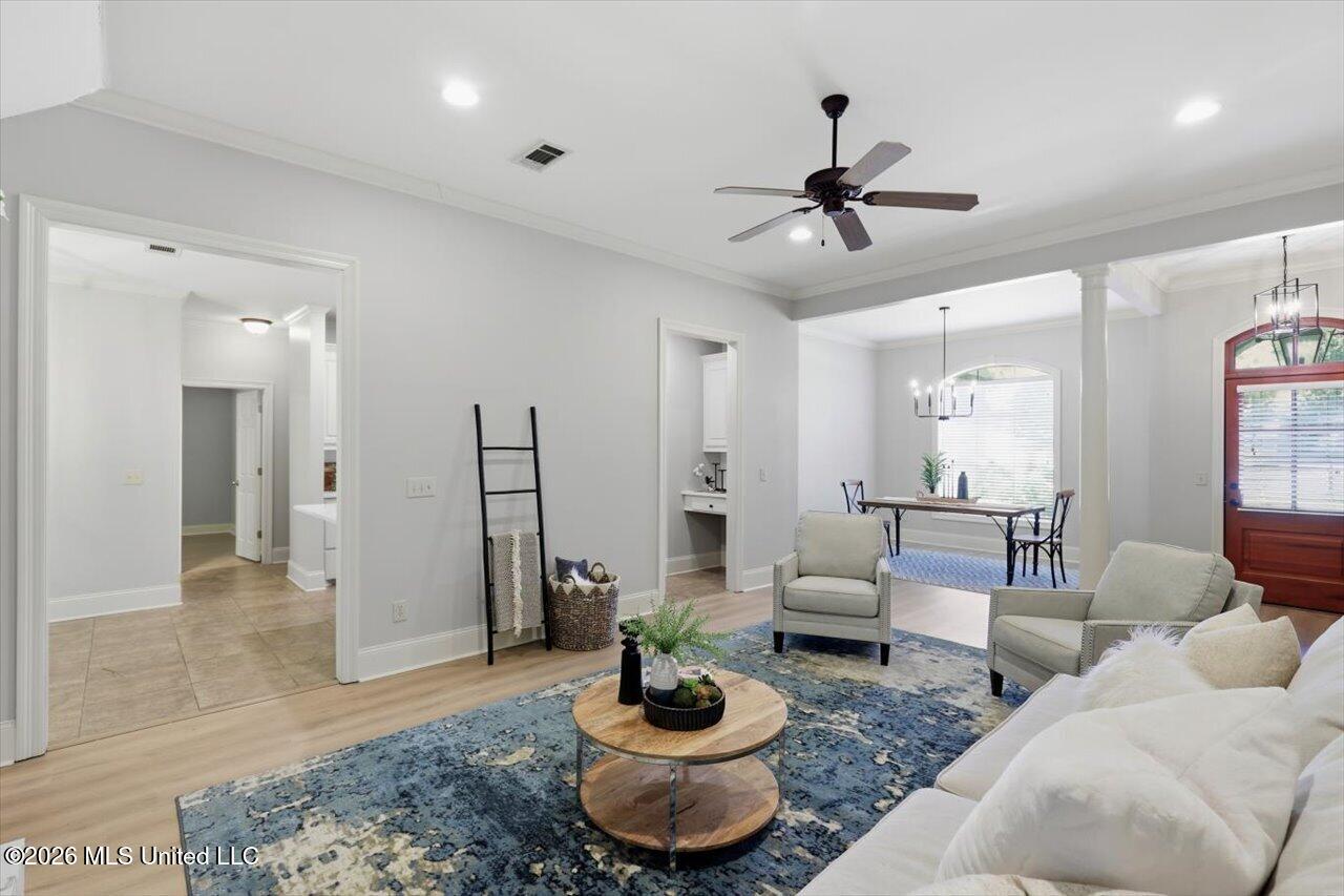 100 Savoy Park Property Photo 16
