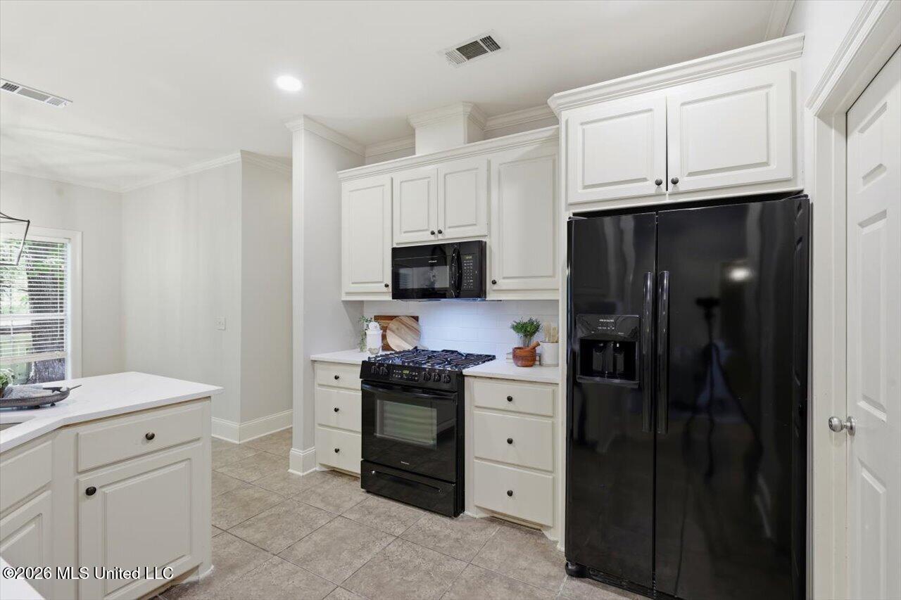 100 Savoy Park Property Photo 19