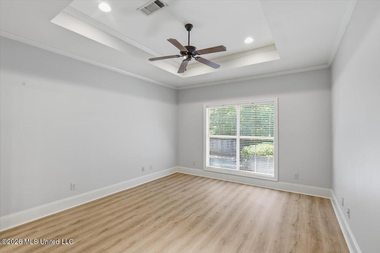 100 Savoy Park Property Photo 24