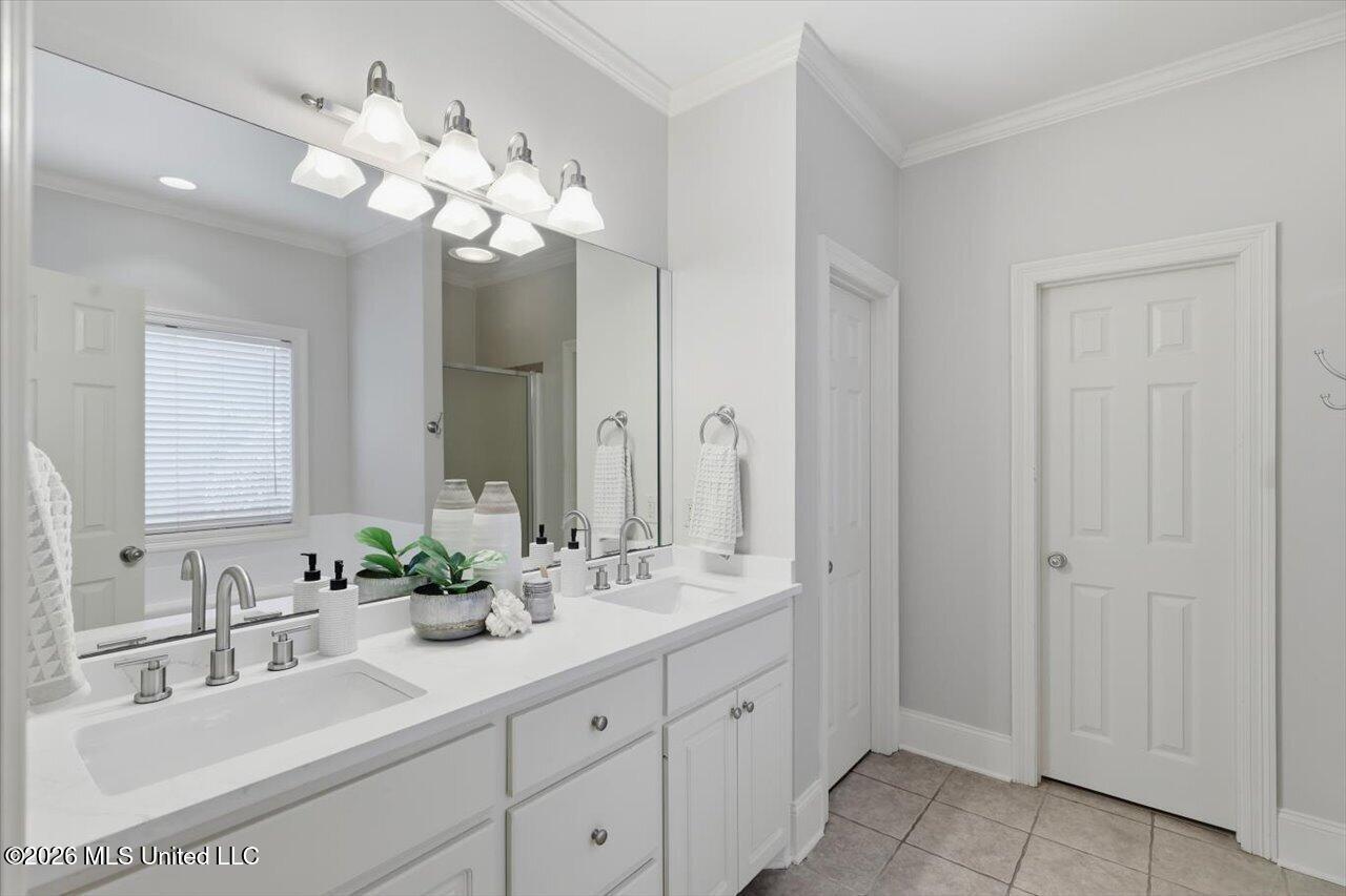 100 Savoy Park Property Photo 26