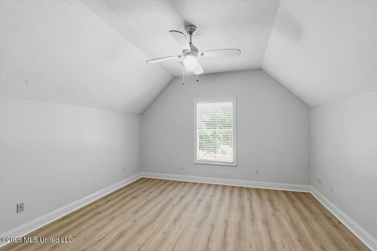 100 Savoy Park Property Photo 34