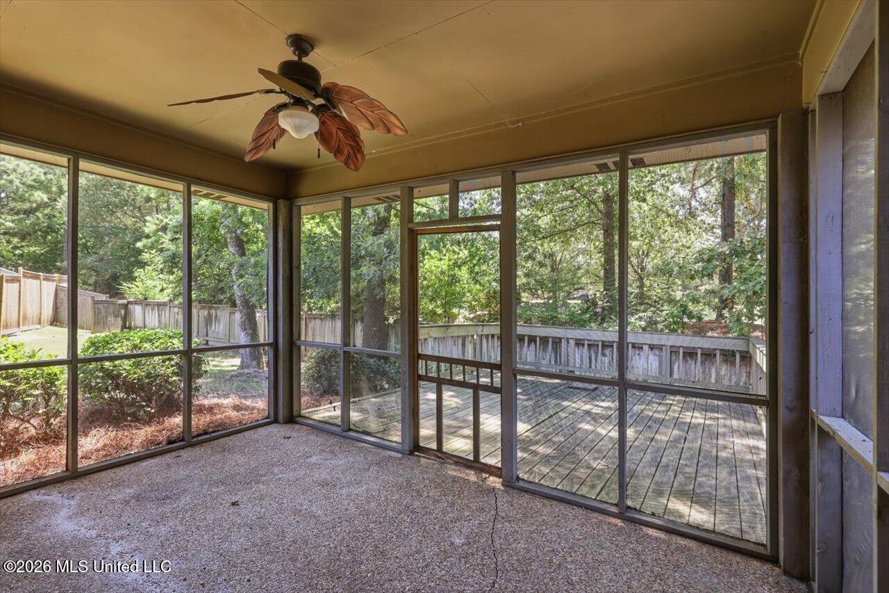 100 Savoy Park Property Photo 37