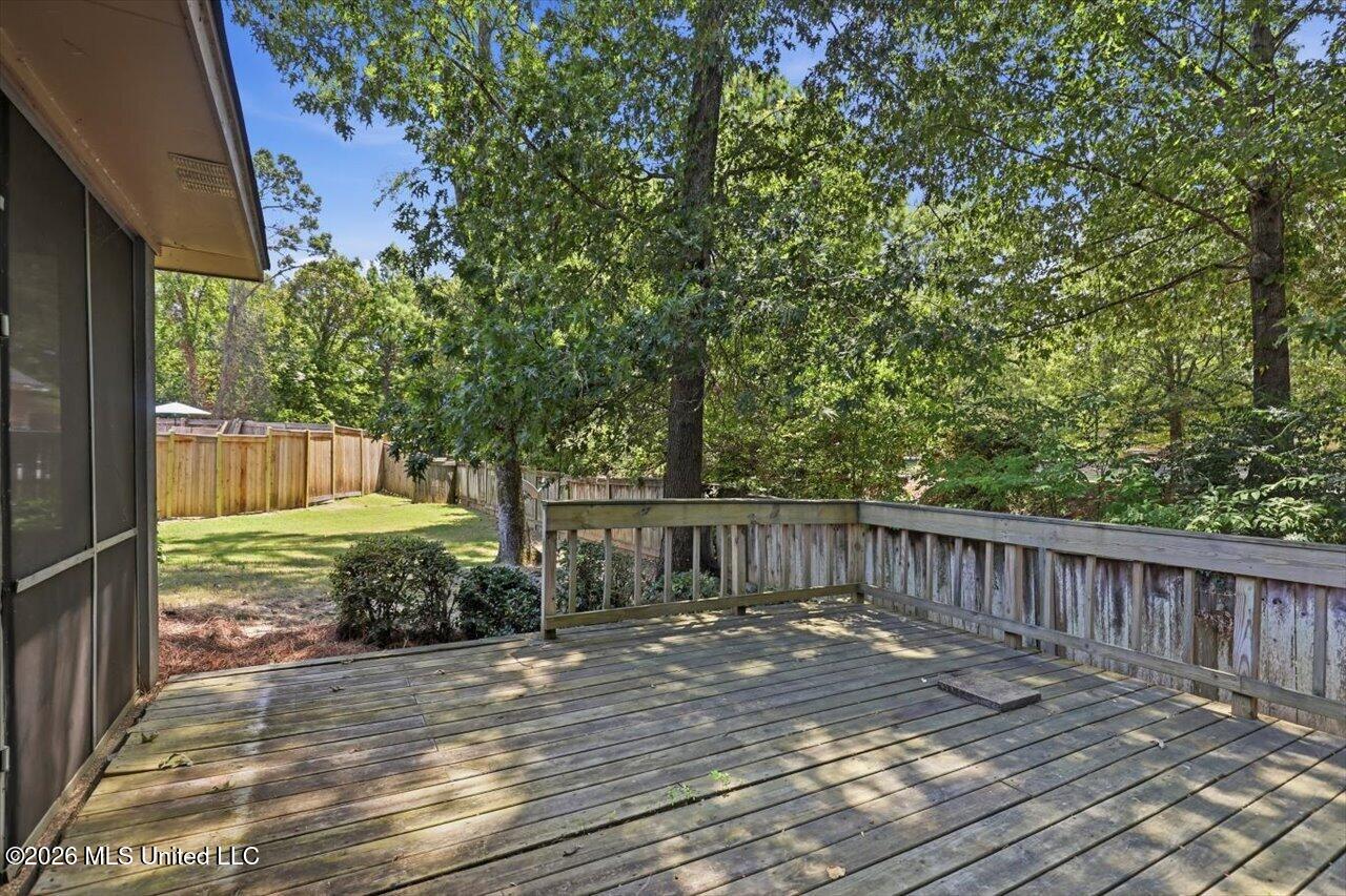 100 Savoy Park Property Photo 39