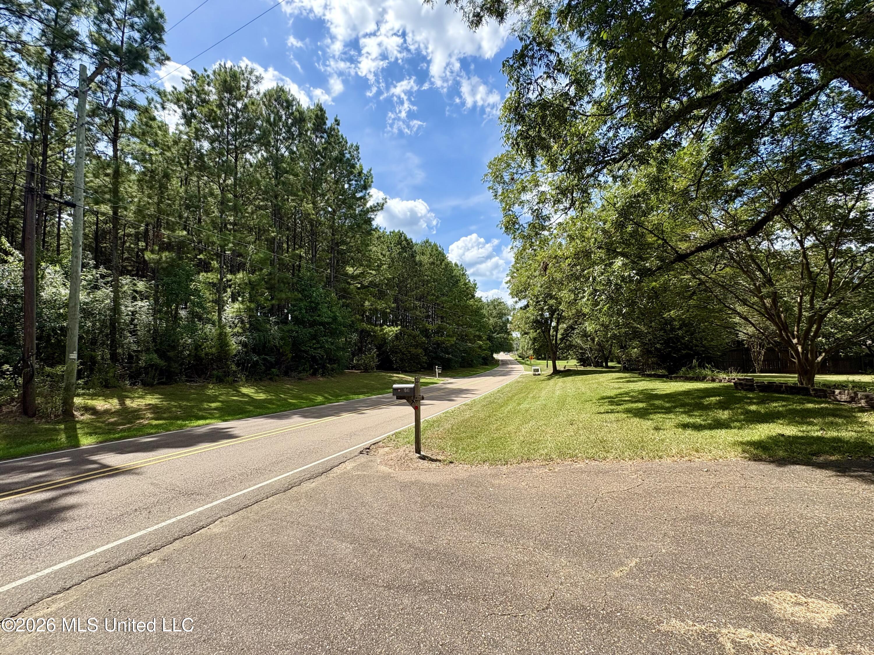 1041 Lower Centreville Road Property Photo 3