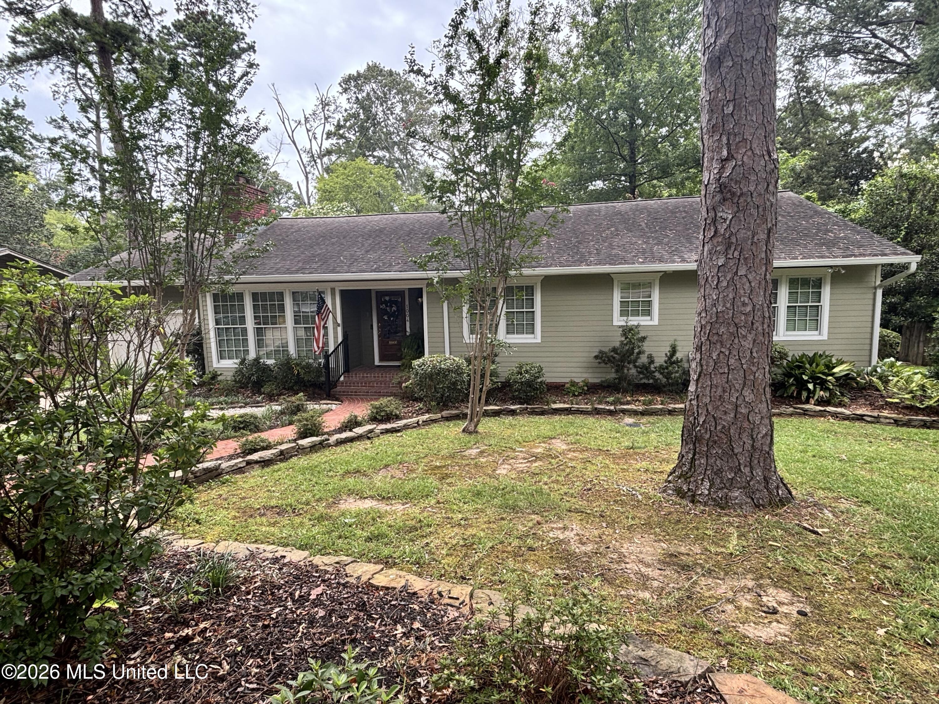 1004 Buckley Drive Property Photo 2