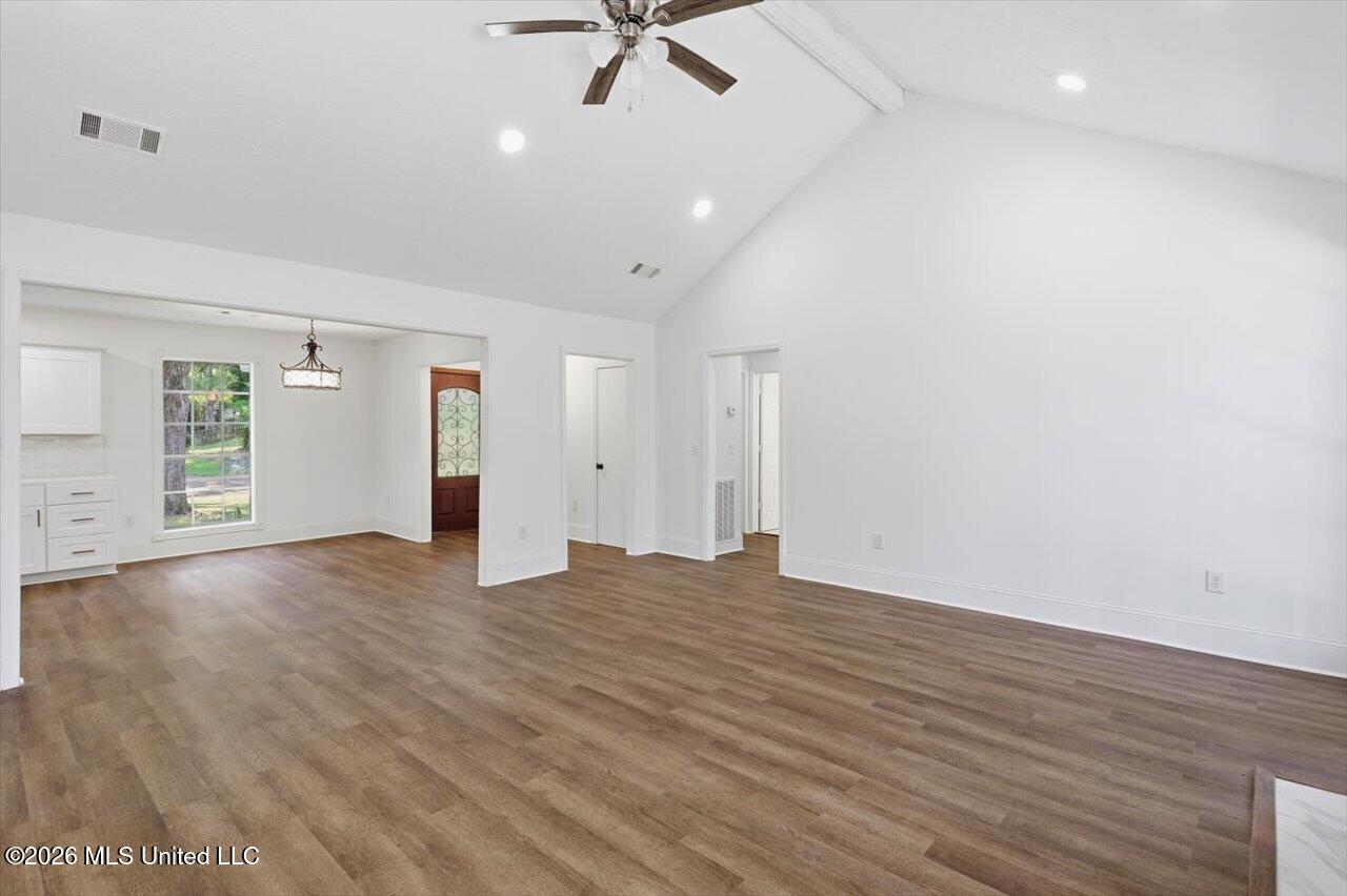104 Cedar Court Property Photo 5
