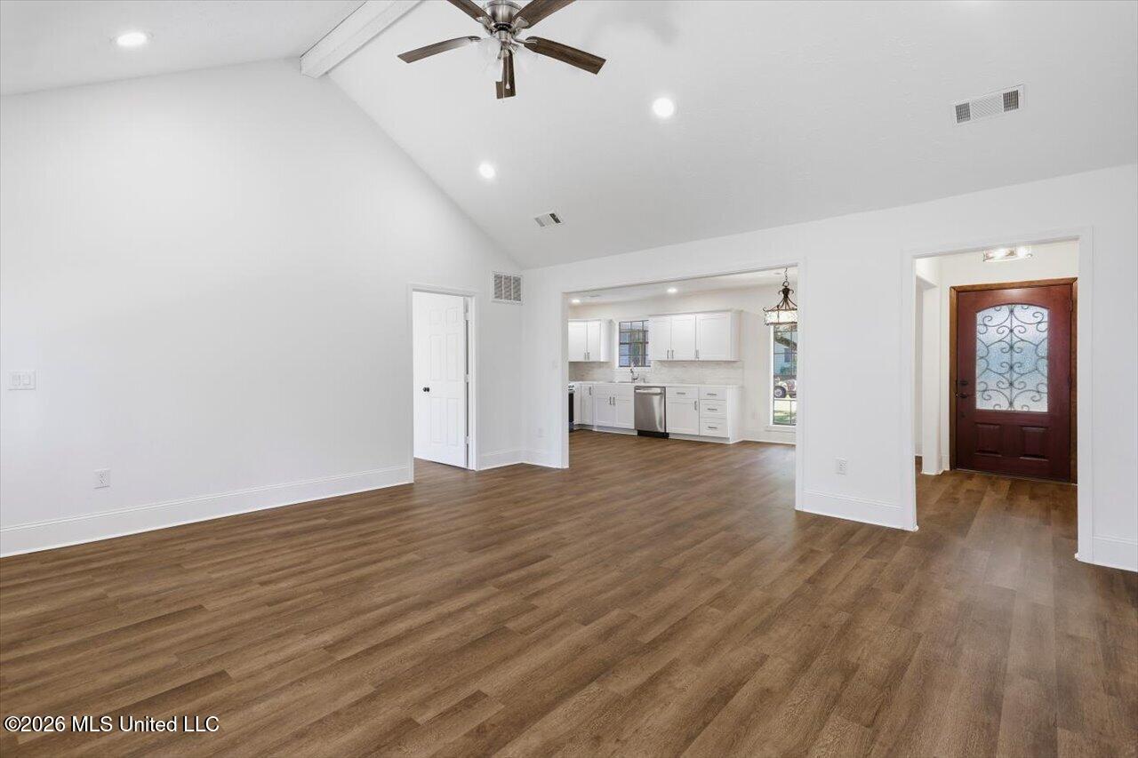 104 Cedar Court Property Photo 7