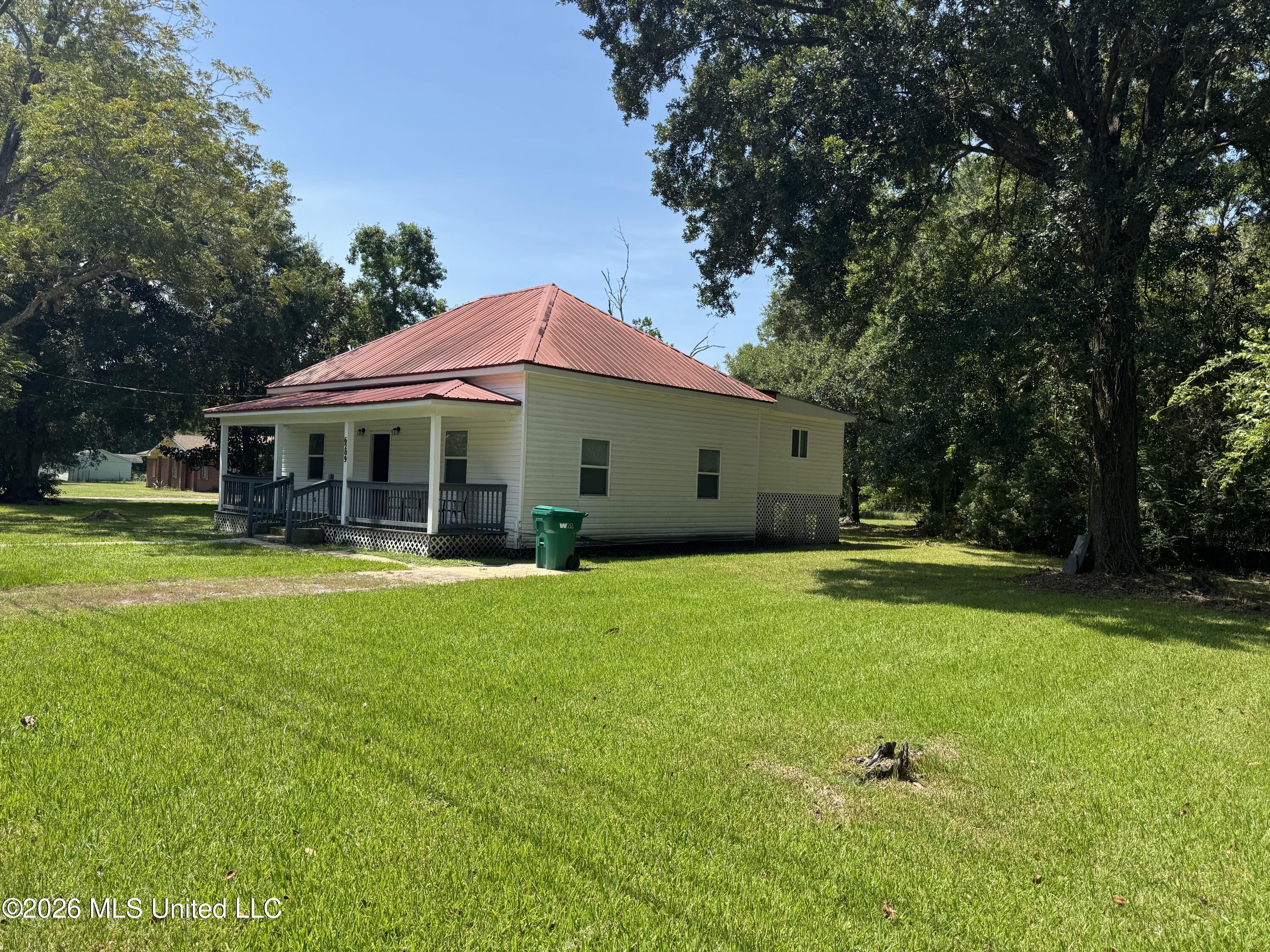 6209 Elder Ferry Road Property Photo 3