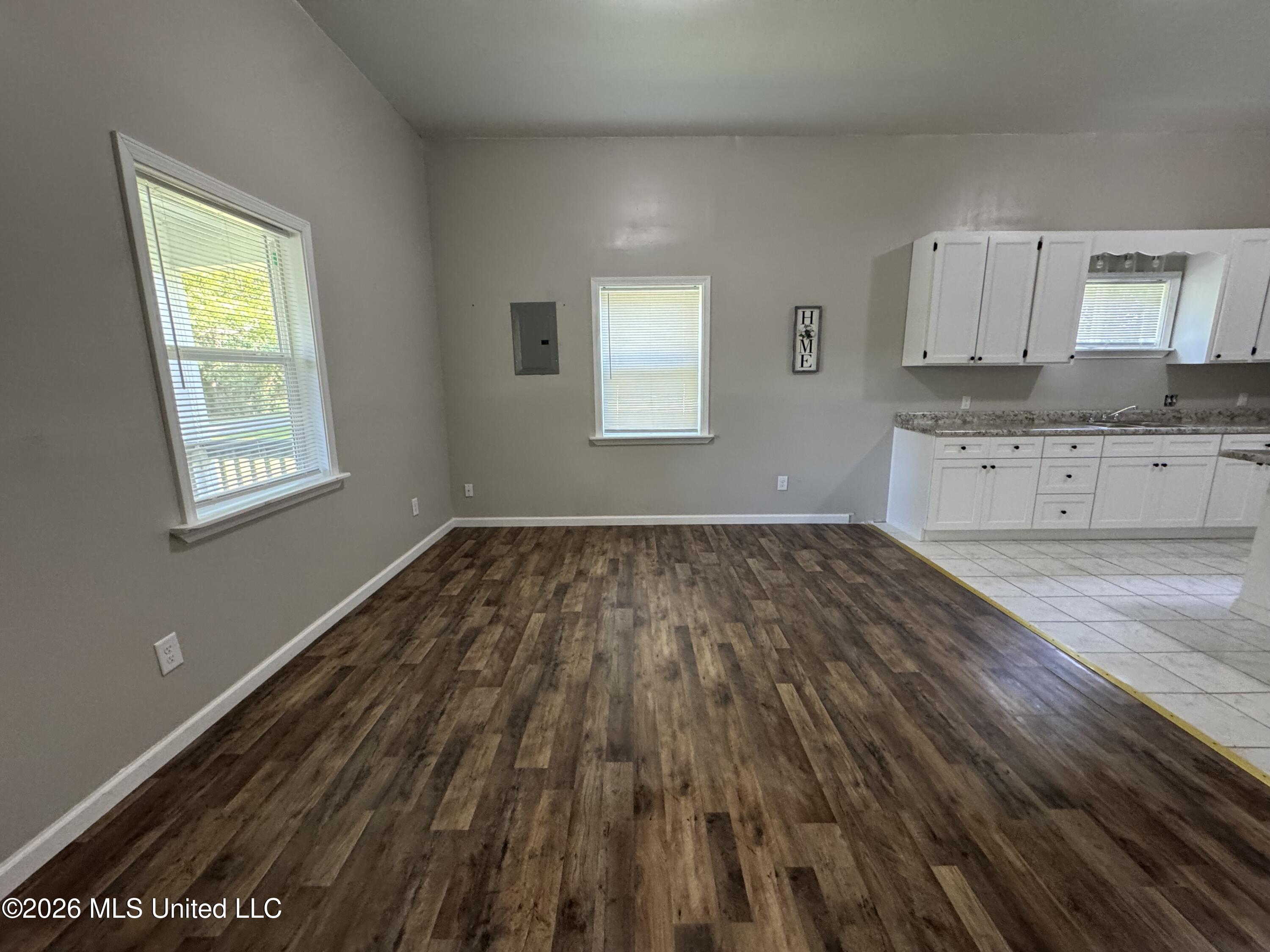 6209 Elder Ferry Road Property Photo 4