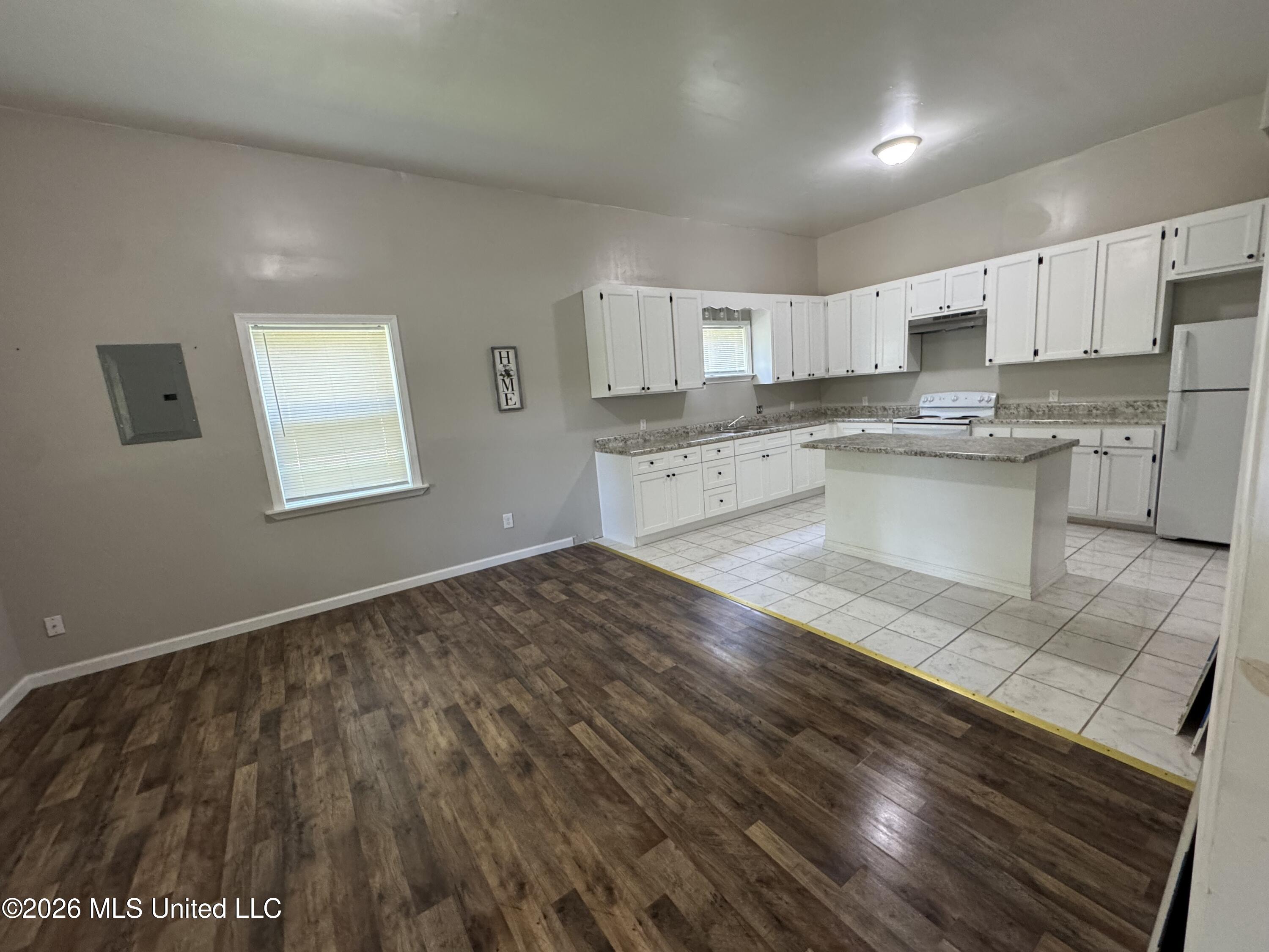6209 Elder Ferry Road Property Photo 6