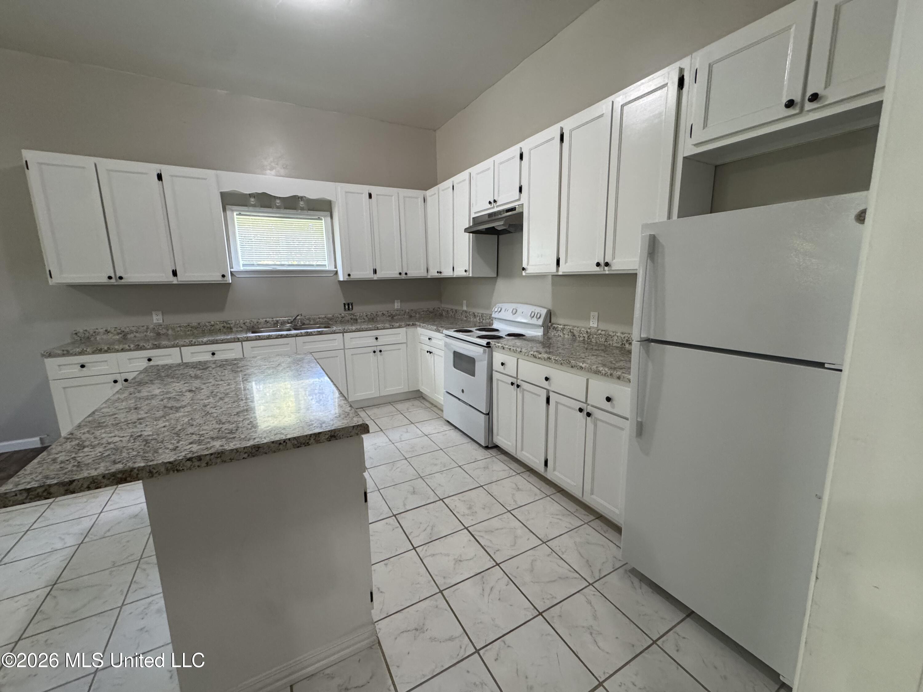 6209 Elder Ferry Road Property Photo 8
