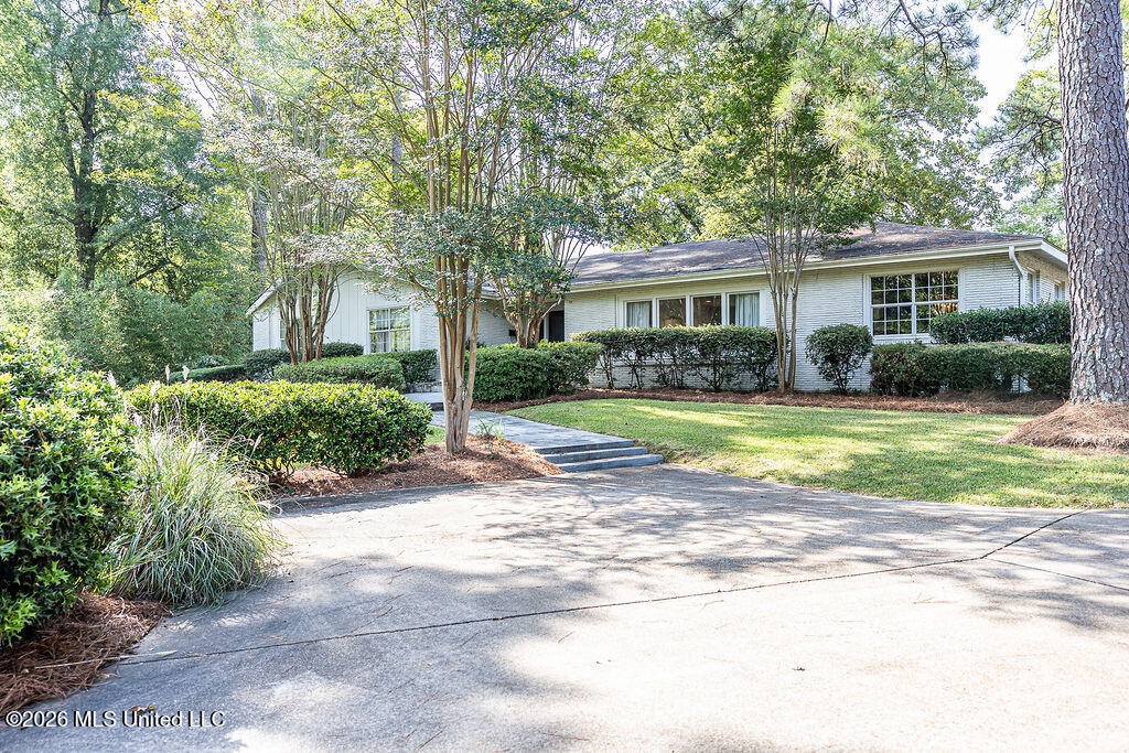 3800 Redbud Road Property Photo 2
