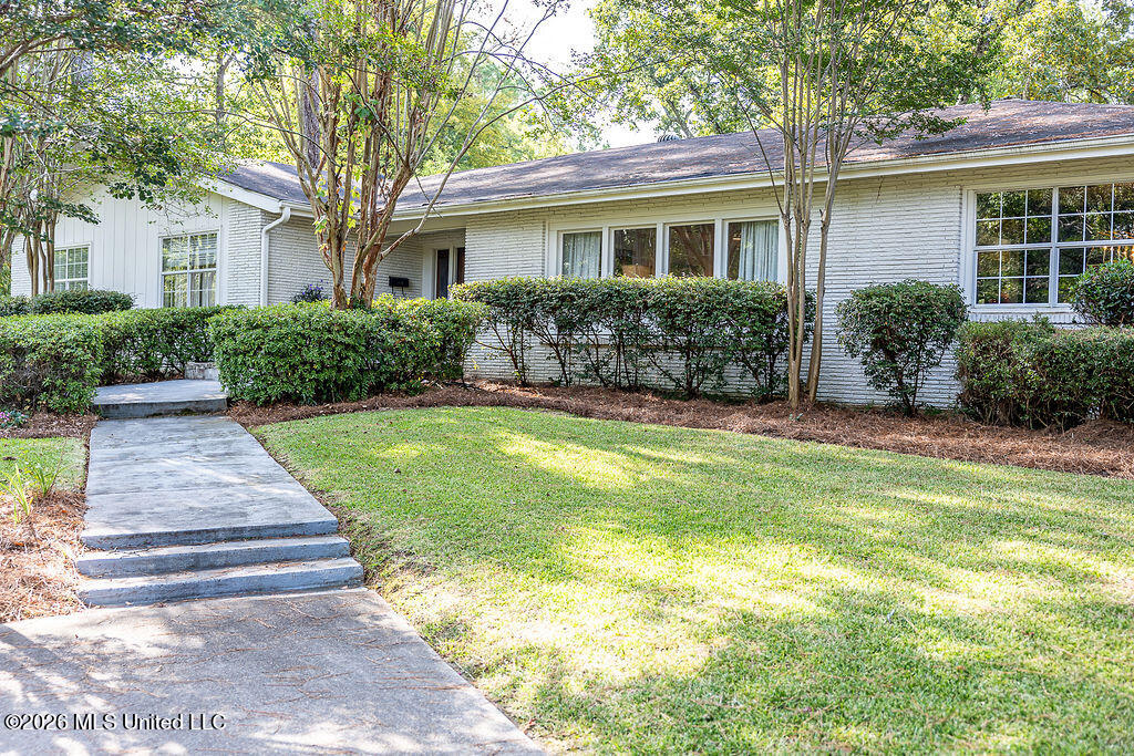 3800 Redbud Road Property Photo 3