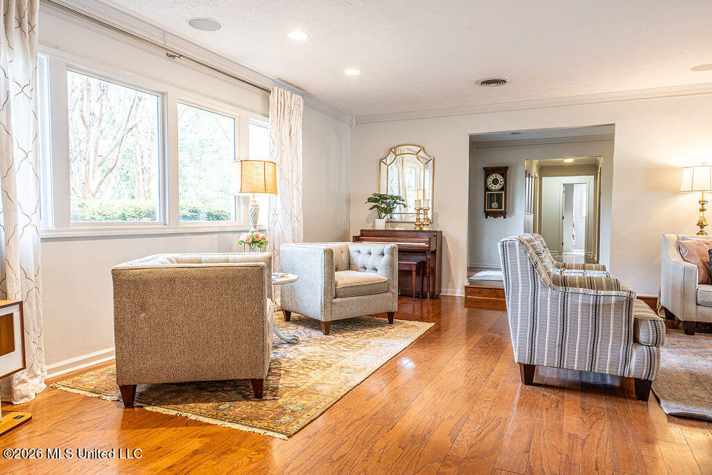3800 Redbud Road Property Photo 6